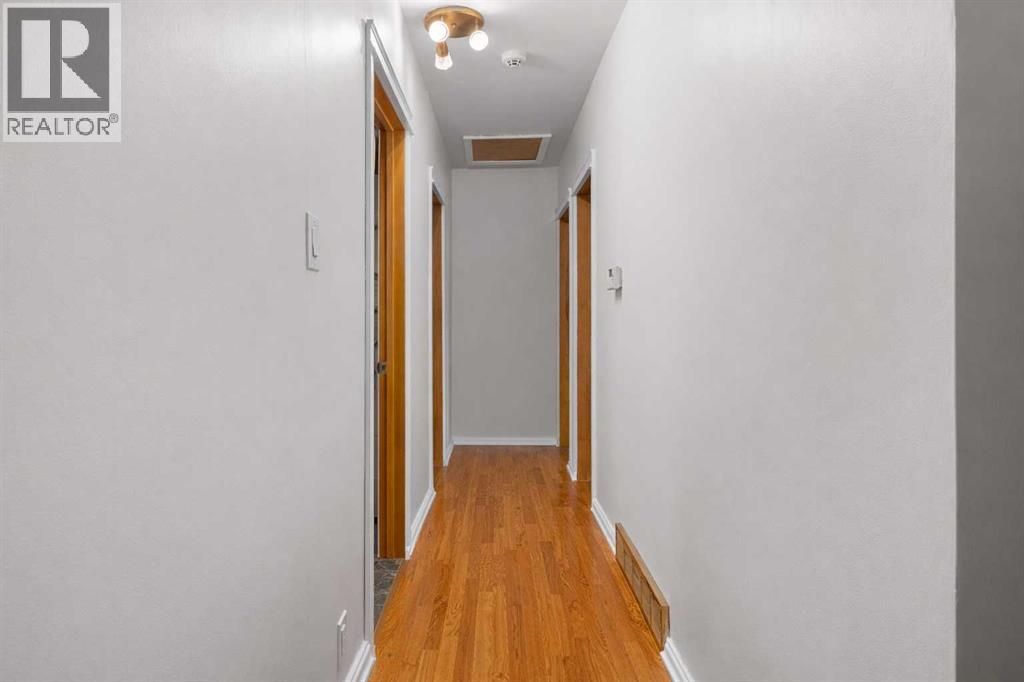 2219 41 Street SE, Calgary, Alberta  T2B 1C8 - Photo 7 - A2288693