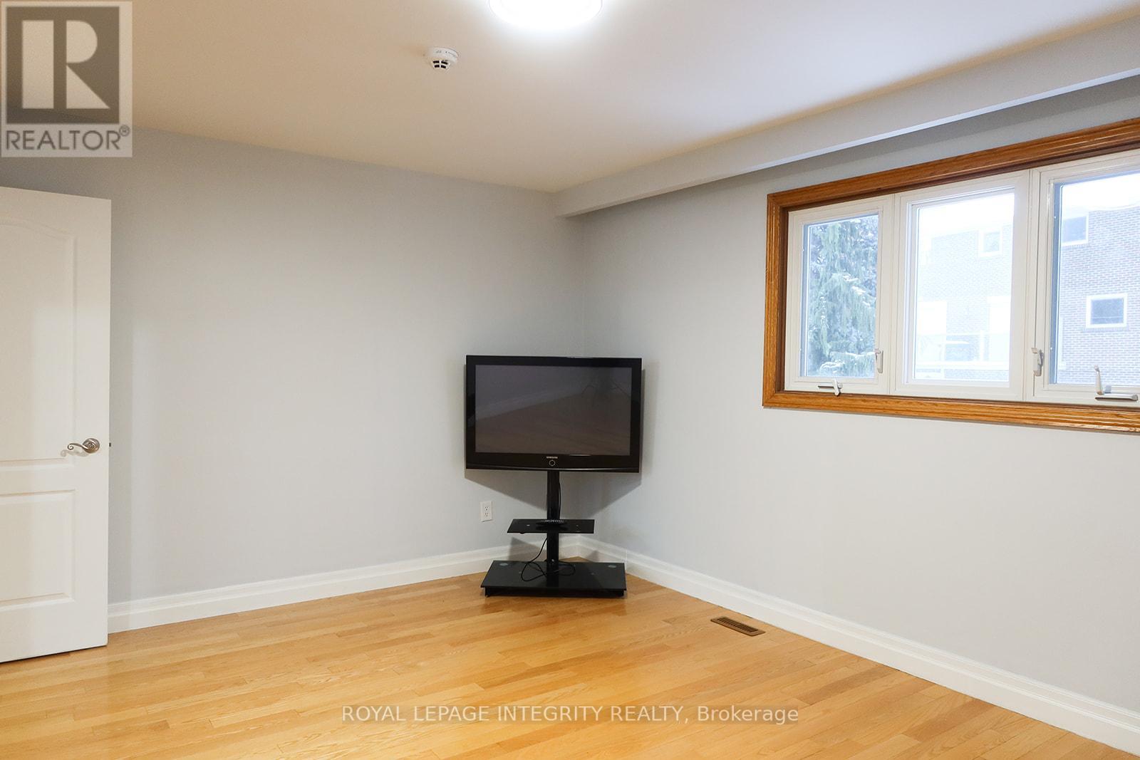 #1 (Upper) - 56 Francis Street, Vaughan (East Woodbridge), Ontario  L4L 1P6 - Photo 8 - N13020596