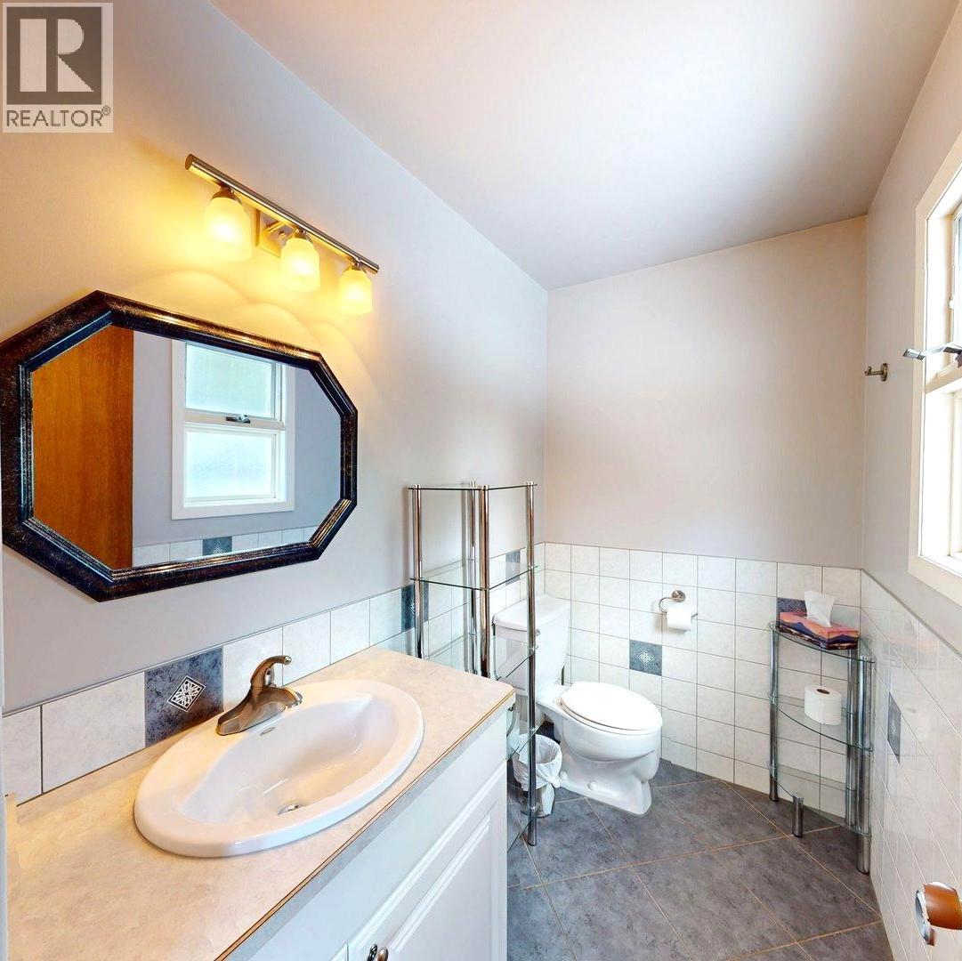 771 Ferguson Crescent, Elkford, British Columbia  V0B 1H0 - Photo 13 - 10375202