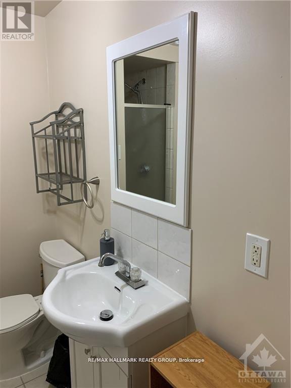1721 Queensdale Avenue, Ottawa, Ontario  K1T 1J5 - Photo 10 - X13020584