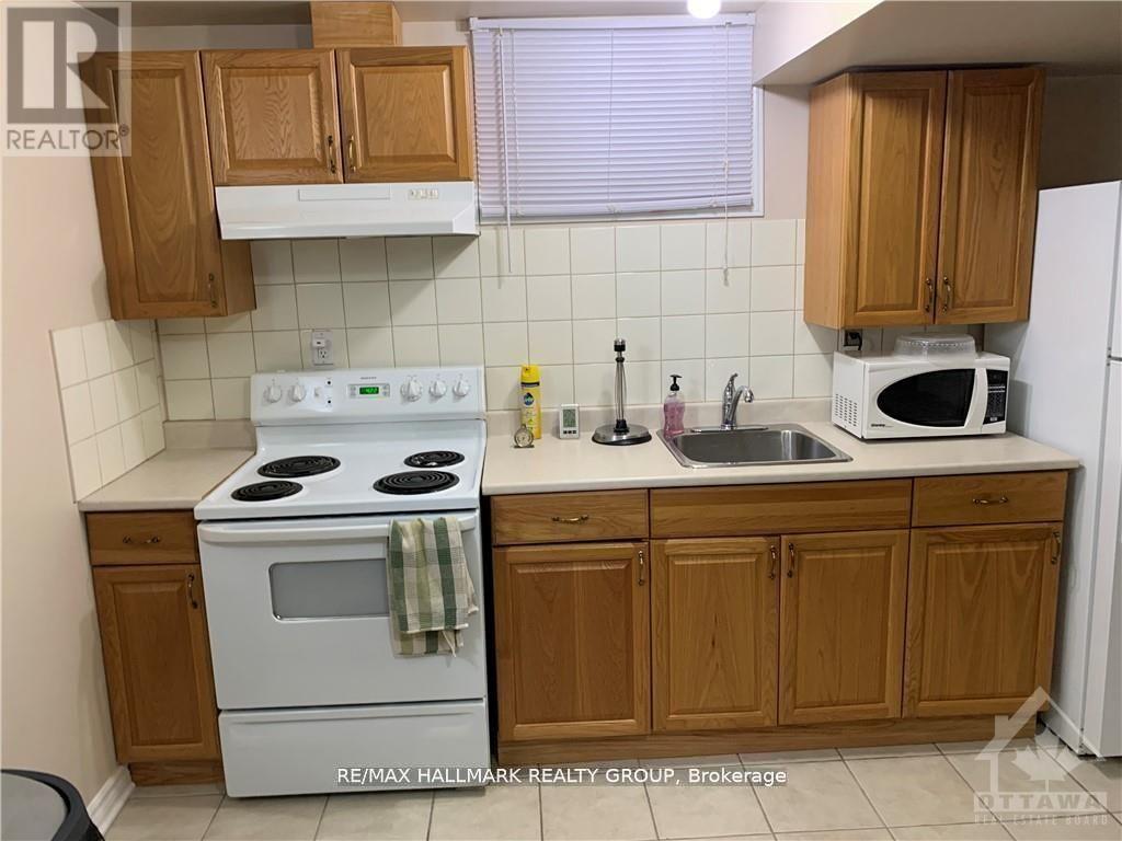 1721 Queensdale Avenue, Ottawa, Ontario  K1T 1J5 - Photo 4 - X13020584