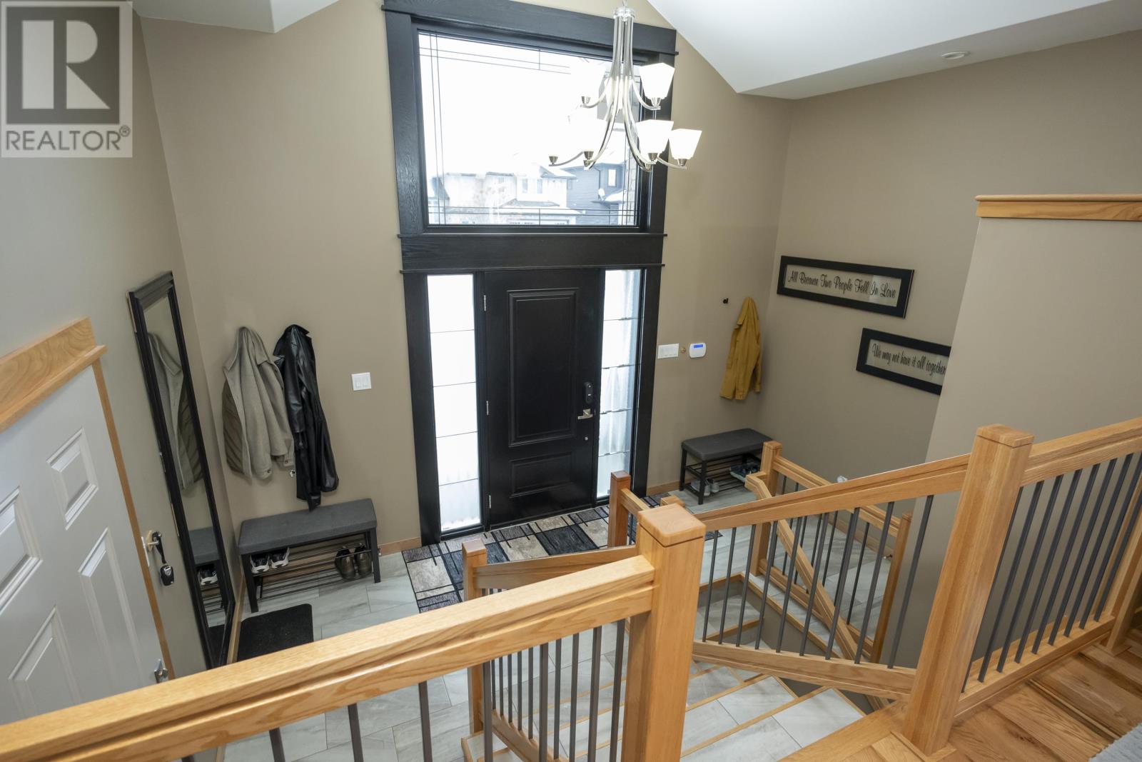 333 Ruby Cres, Thunder Bay, Ontario  P7G 2S9 - Photo 2 - TB2600748