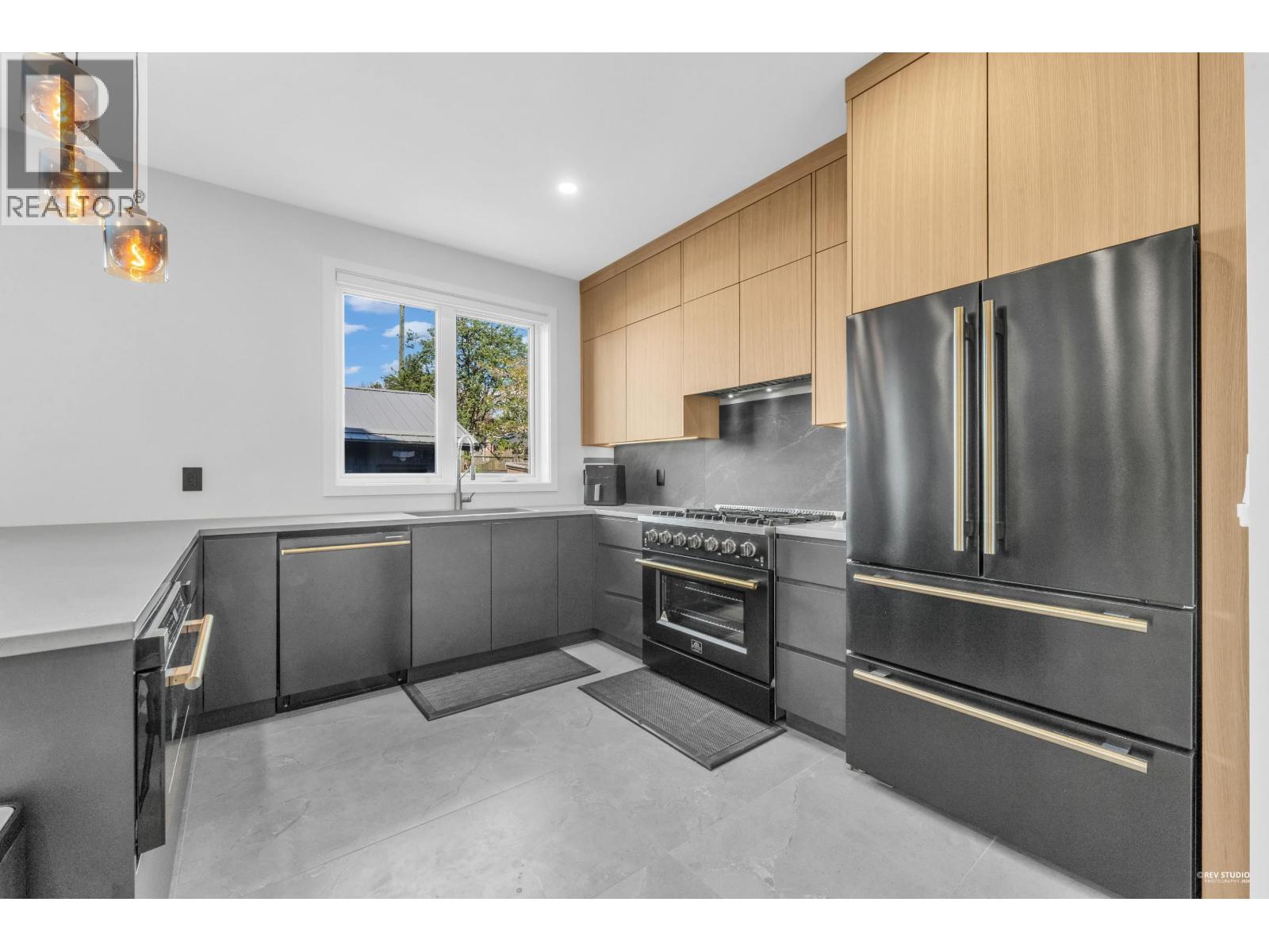 2 2091 E 20th Avenue, Vancouver, British Columbia  V5N 2L1 - Photo 4 - R3113239