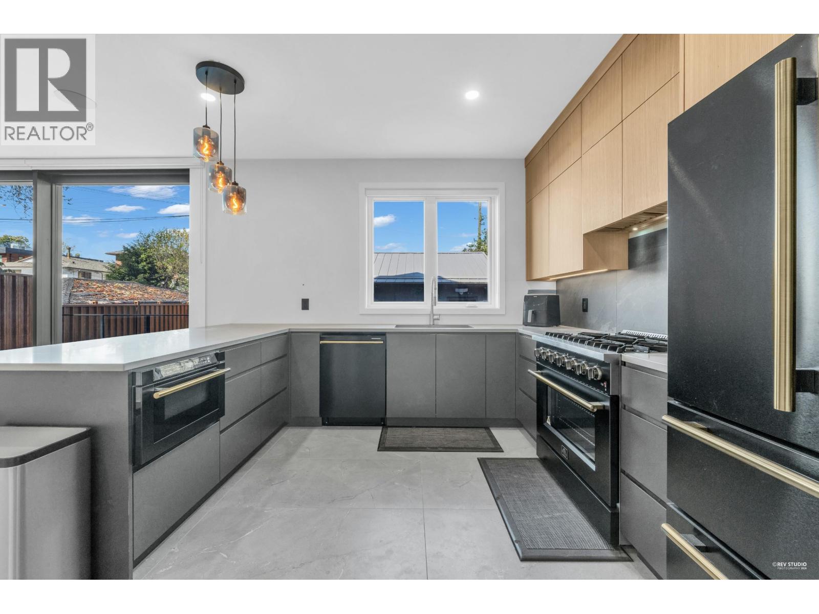 2 2091 E 20th Avenue, Vancouver, British Columbia  V5N 2L1 - Photo 5 - R3113239