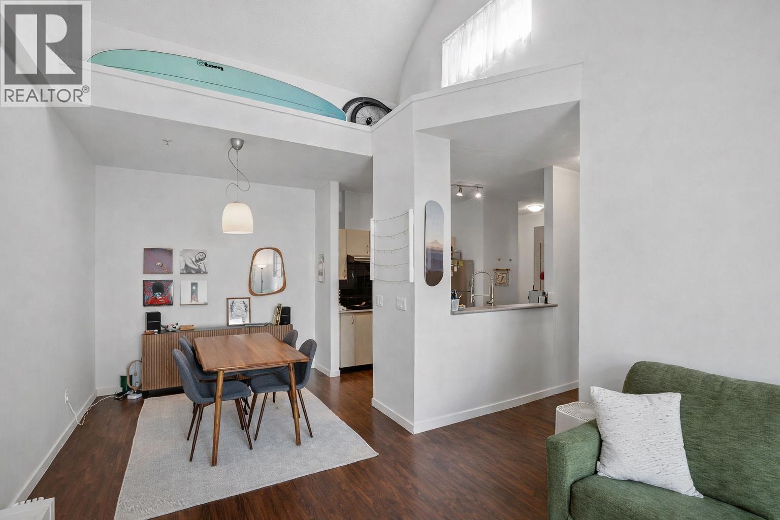 409 3768 Hastings Street, Burnaby, British Columbia  V5C 2H5 - Photo 3 - R3113243