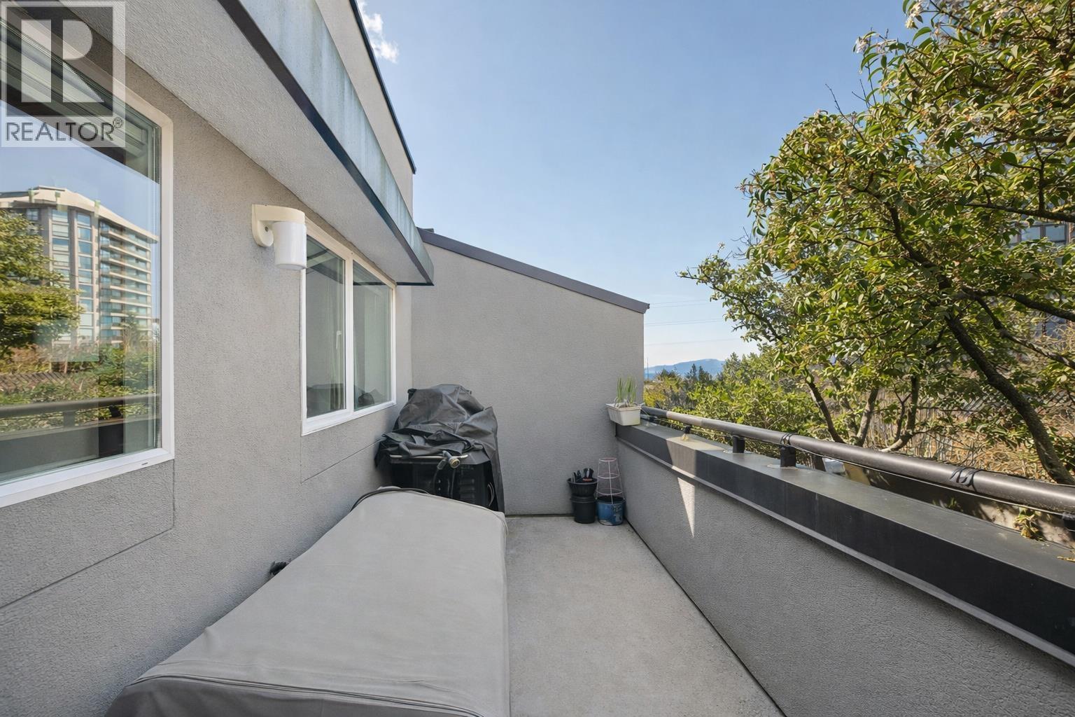 409 3768 Hastings Street, Burnaby, British Columbia  V5C 2H5 - Photo 30 - R3113243