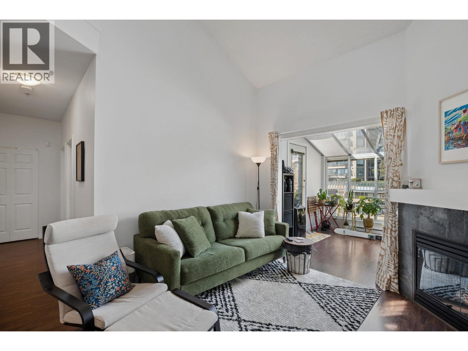 409 3768 Hastings Street, Burnaby, British Columbia  V5C 2H5 - Photo 5 - R3113243