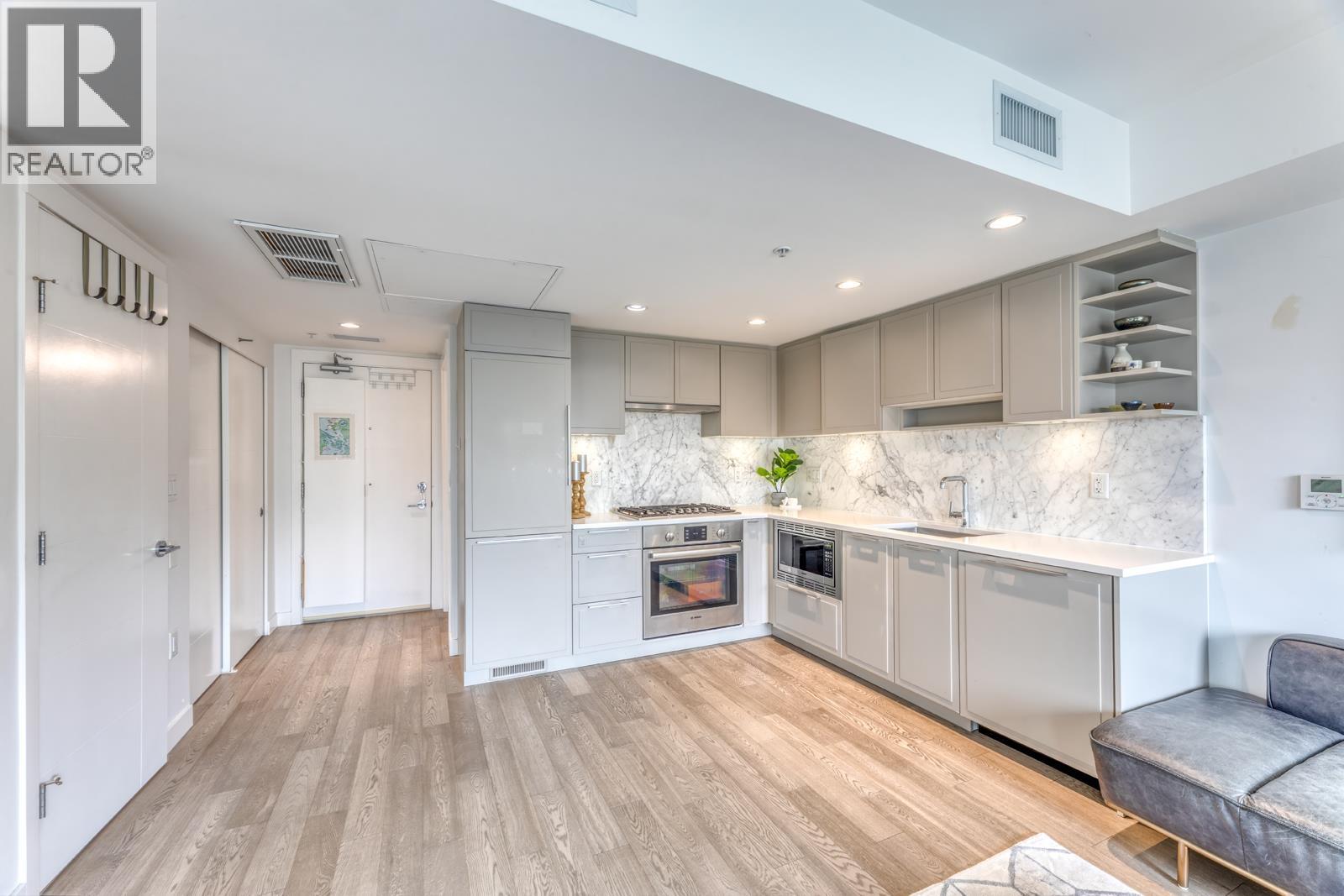 324 7828 Granville Street, Vancouver, British Columbia  V6P 4Z2 - Photo 3 - R3113249