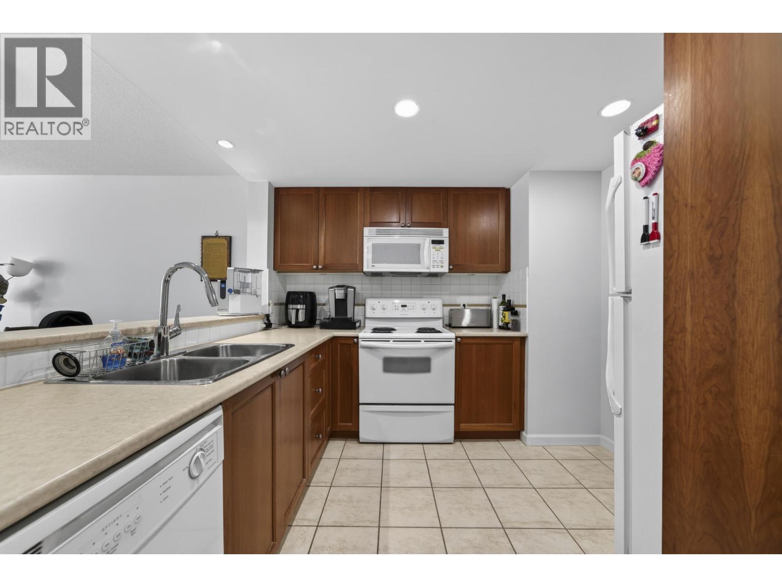 906 235 Guildford Drive, Port Moody, British Columbia  V3H 5L8 - Photo 6 - R3113250