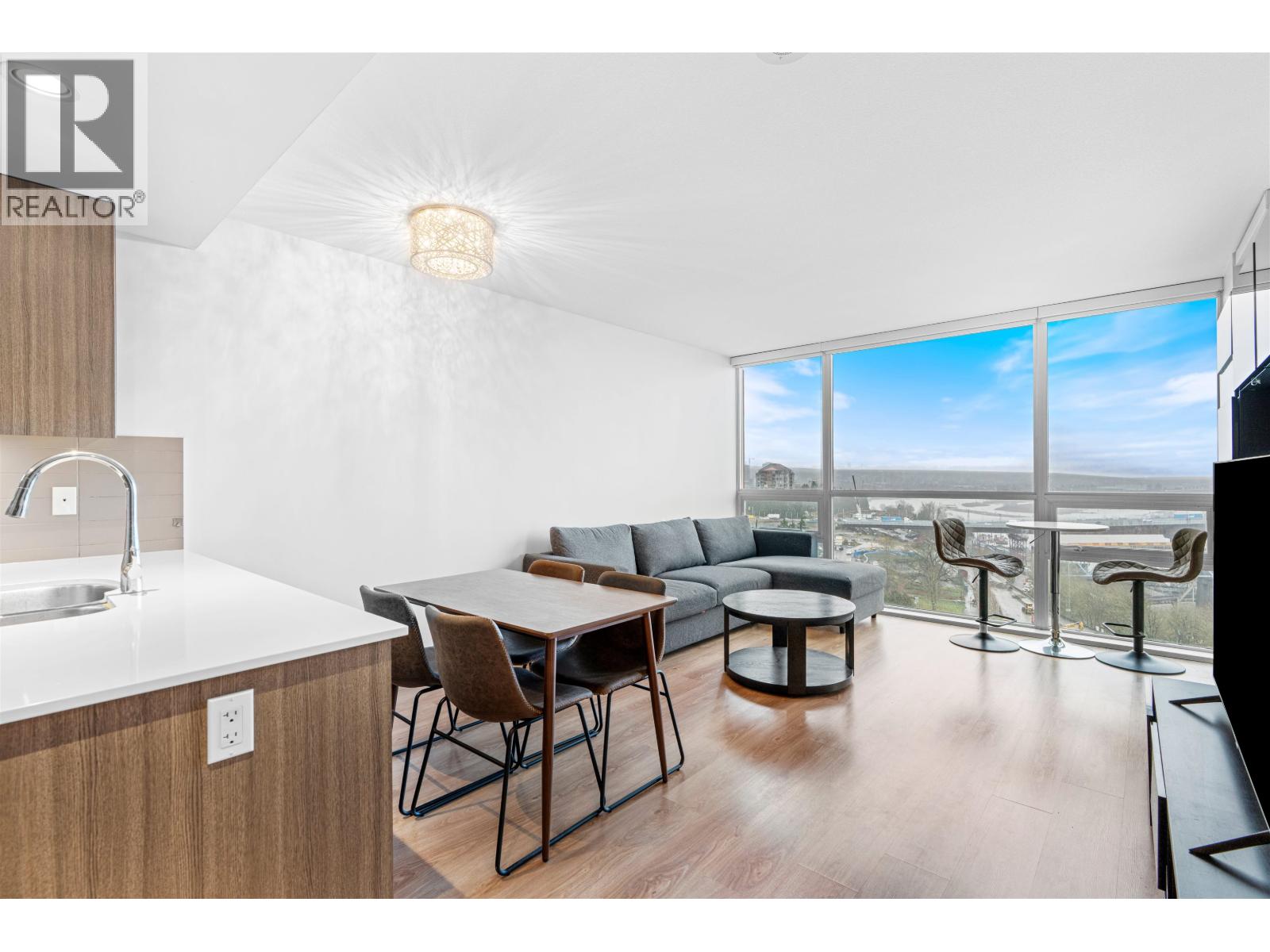 1602 125 Columbia Street, New Westminster, British Columbia  V3L 0G8 - Photo 2 - R3113253