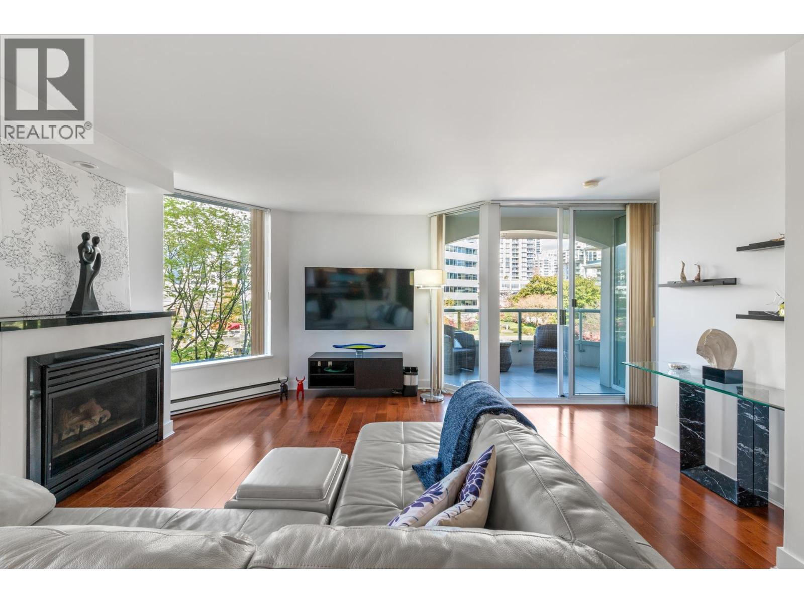 302 168 Chadwick Court, North Vancouver, British Columbia  V7M 3L4 - Photo 10 - R3113275