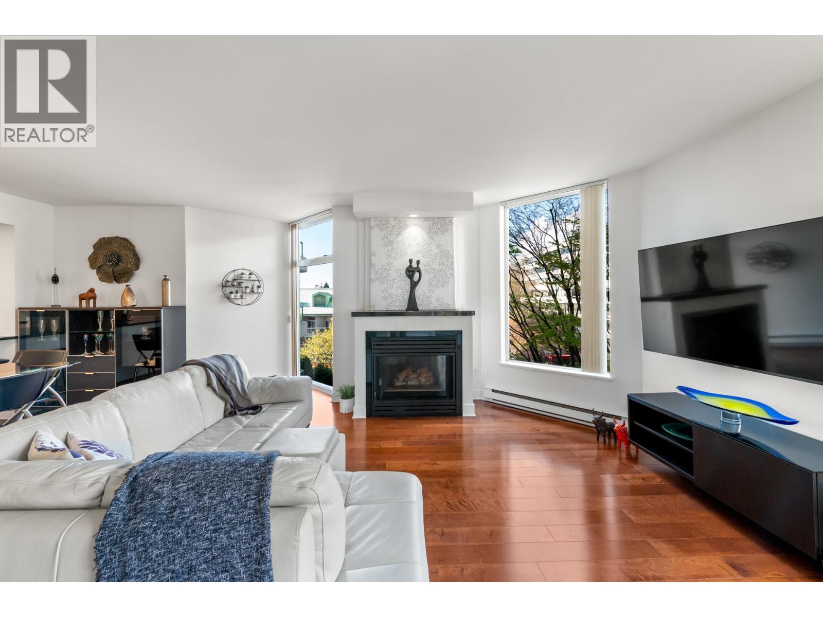 302 168 Chadwick Court, North Vancouver, British Columbia  V7M 3L4 - Photo 11 - R3113275