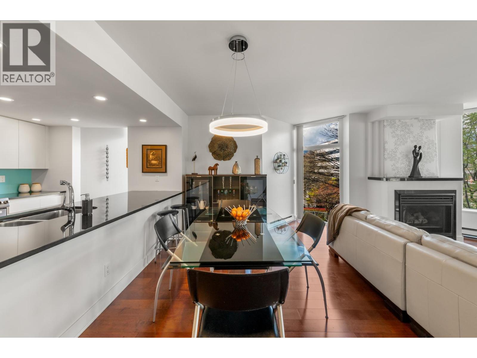 302 168 Chadwick Court, North Vancouver, British Columbia  V7M 3L4 - Photo 4 - R3113275