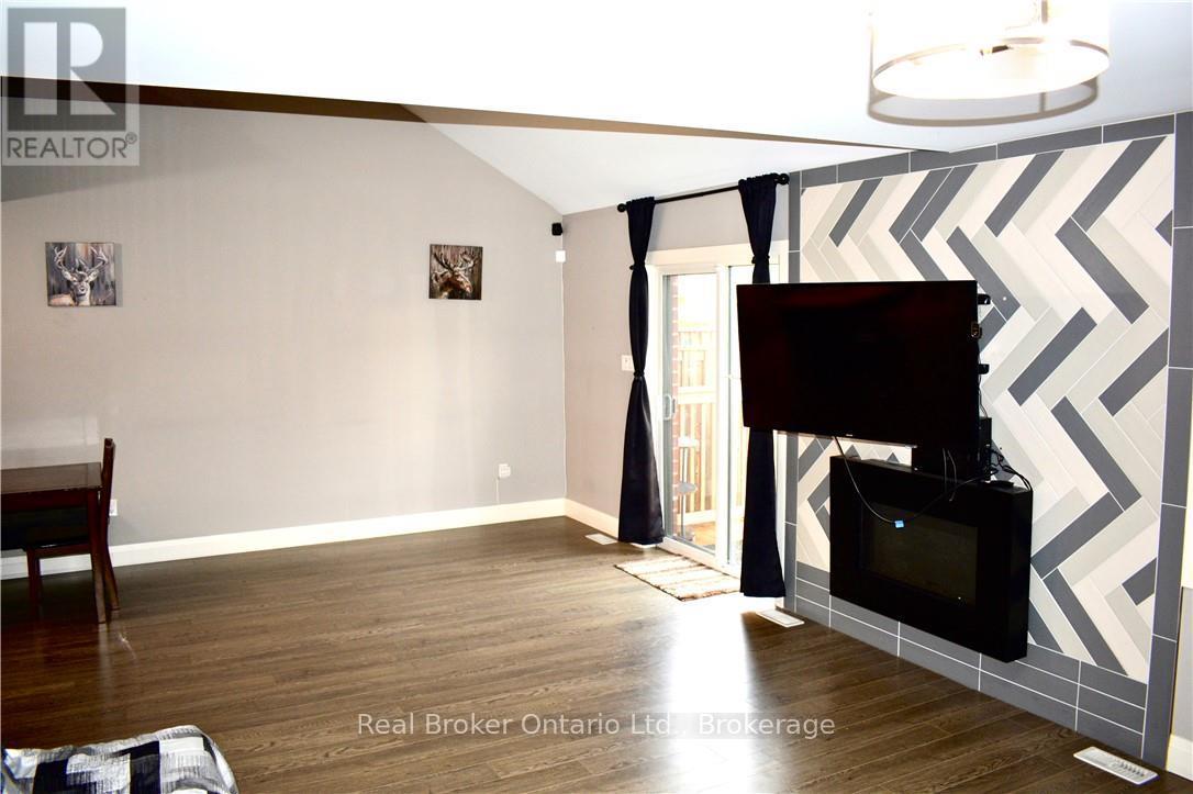 9 - 1 Chamberlain Avenue, Ingersoll, Ontario  N5C 0A3 - Photo 8 - X13020544