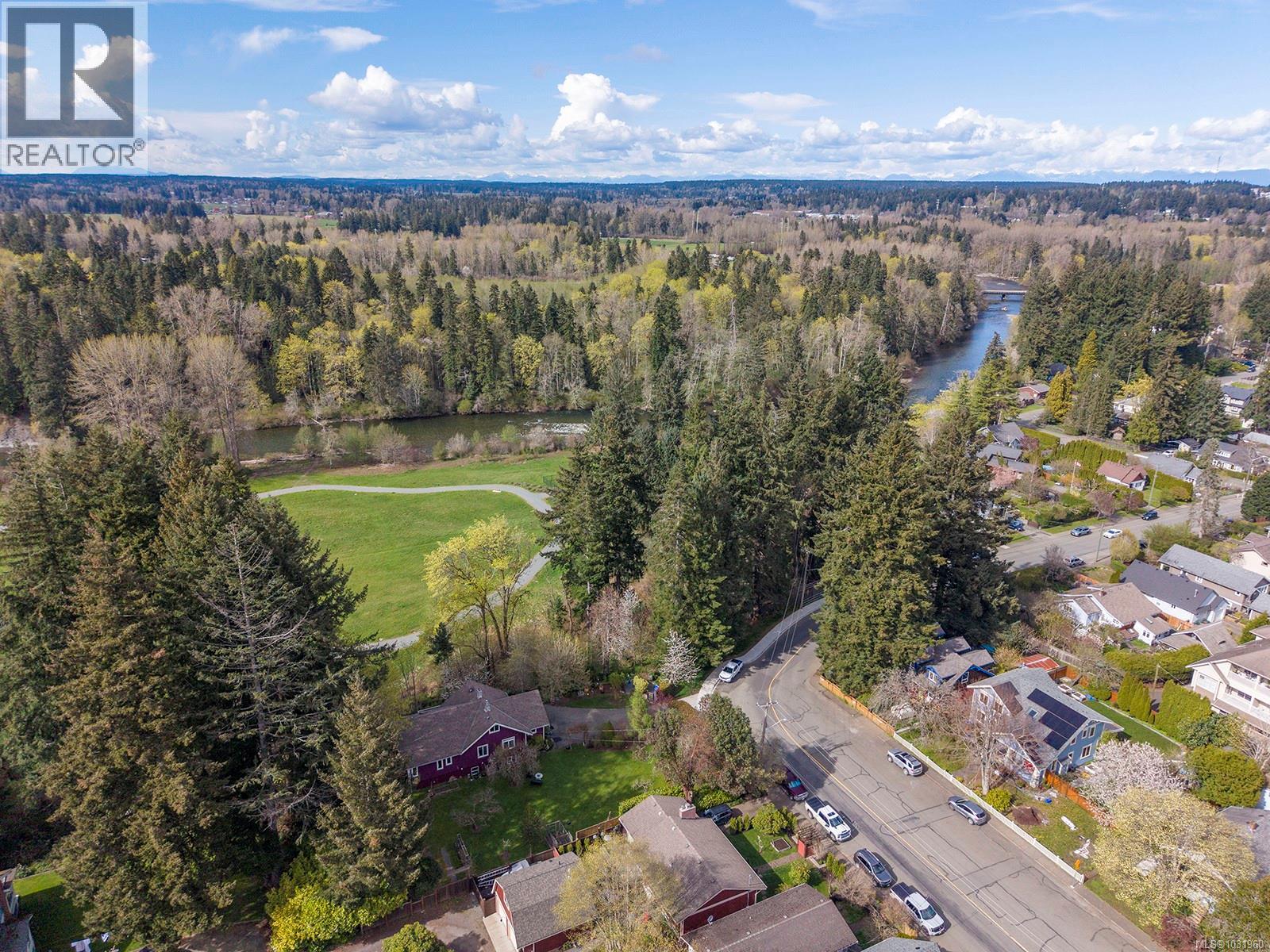 325 Harmston Ave, Courtenay, British Columbia  V9N 2X1 - Photo 8 - 1031960