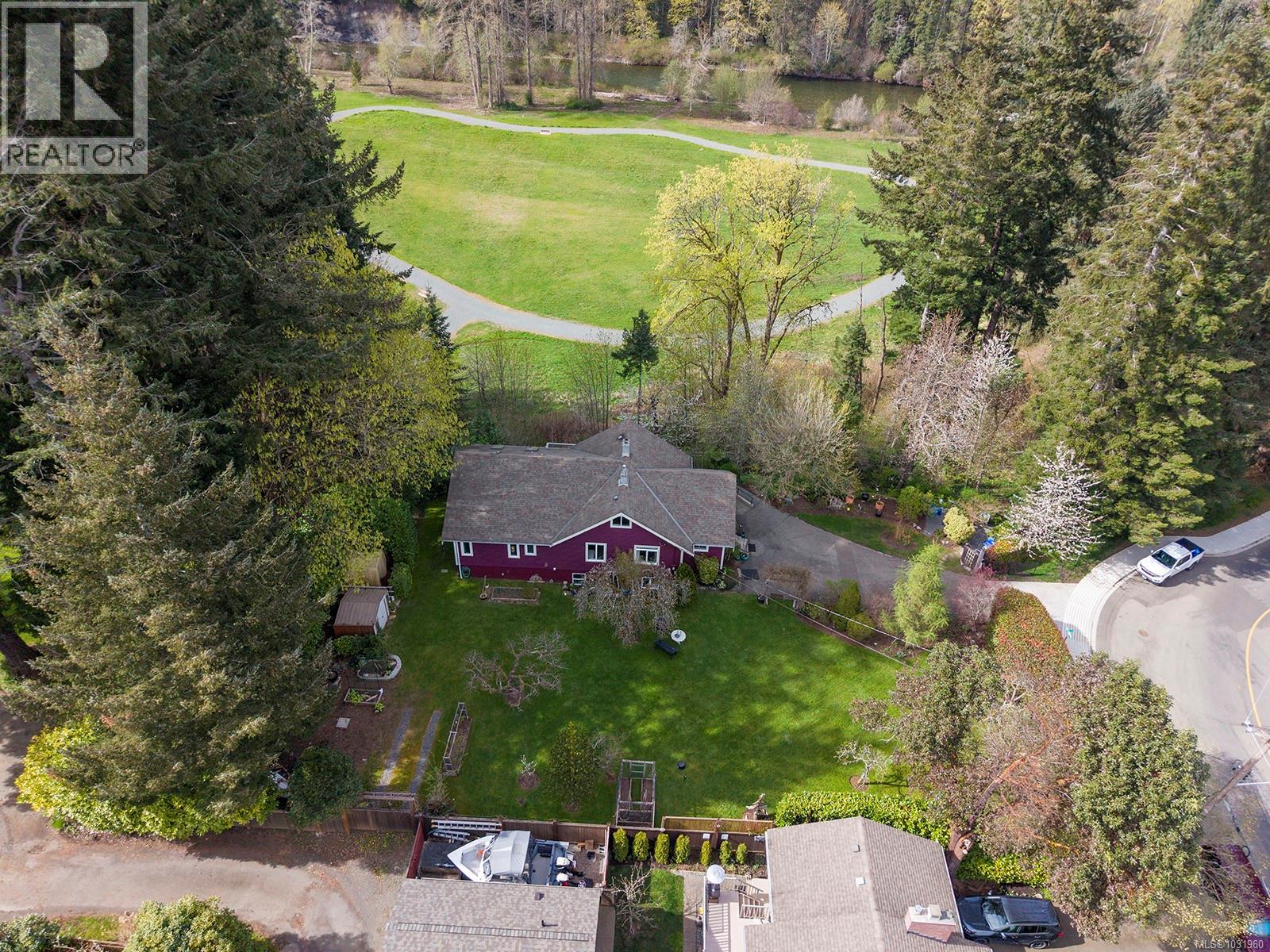 325 Harmston Ave, Courtenay, British Columbia  V9N 2X1 - Photo 5 - 1031960