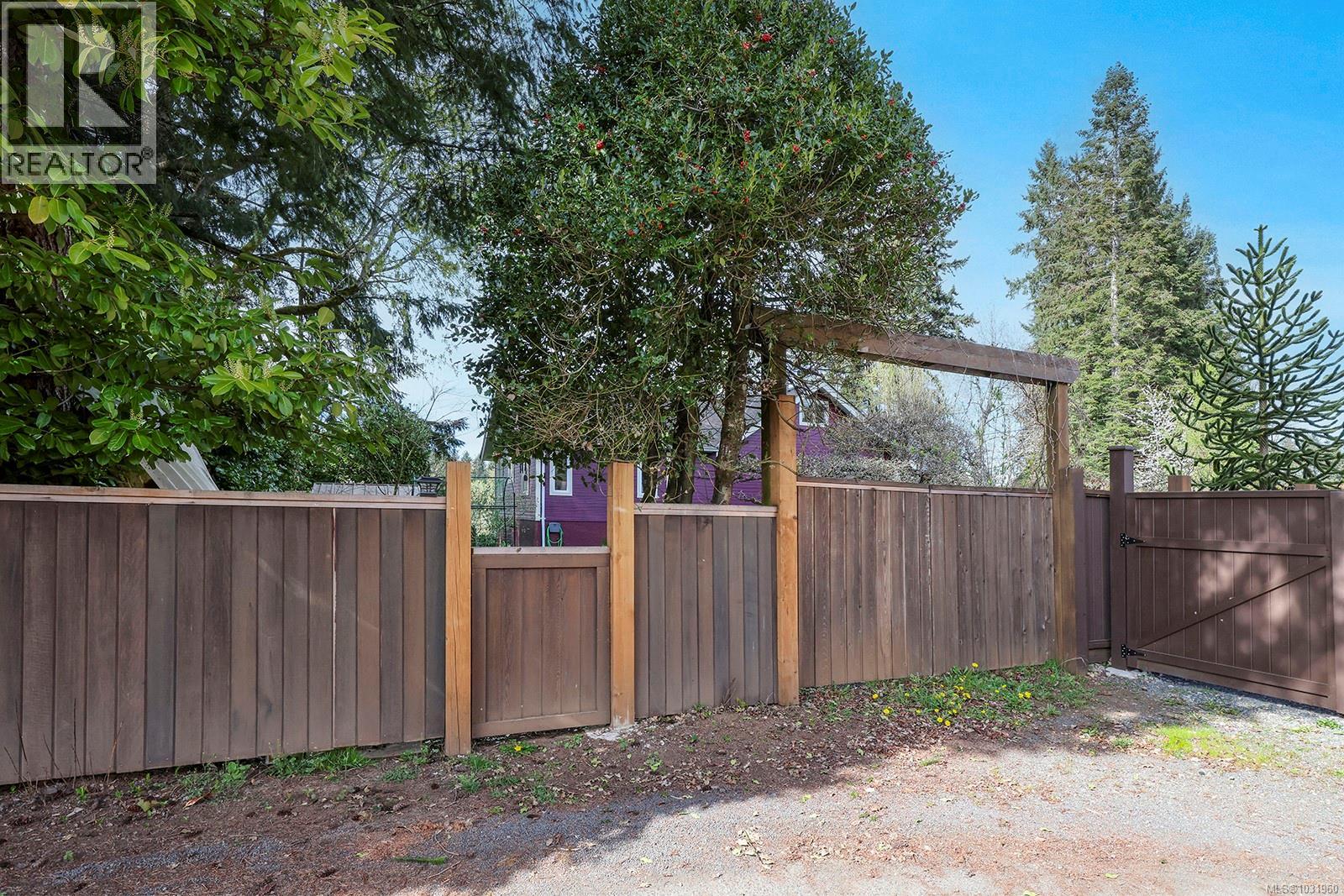 325 Harmston Ave, Courtenay, British Columbia  V9N 2X1 - Photo 62 - 1031960