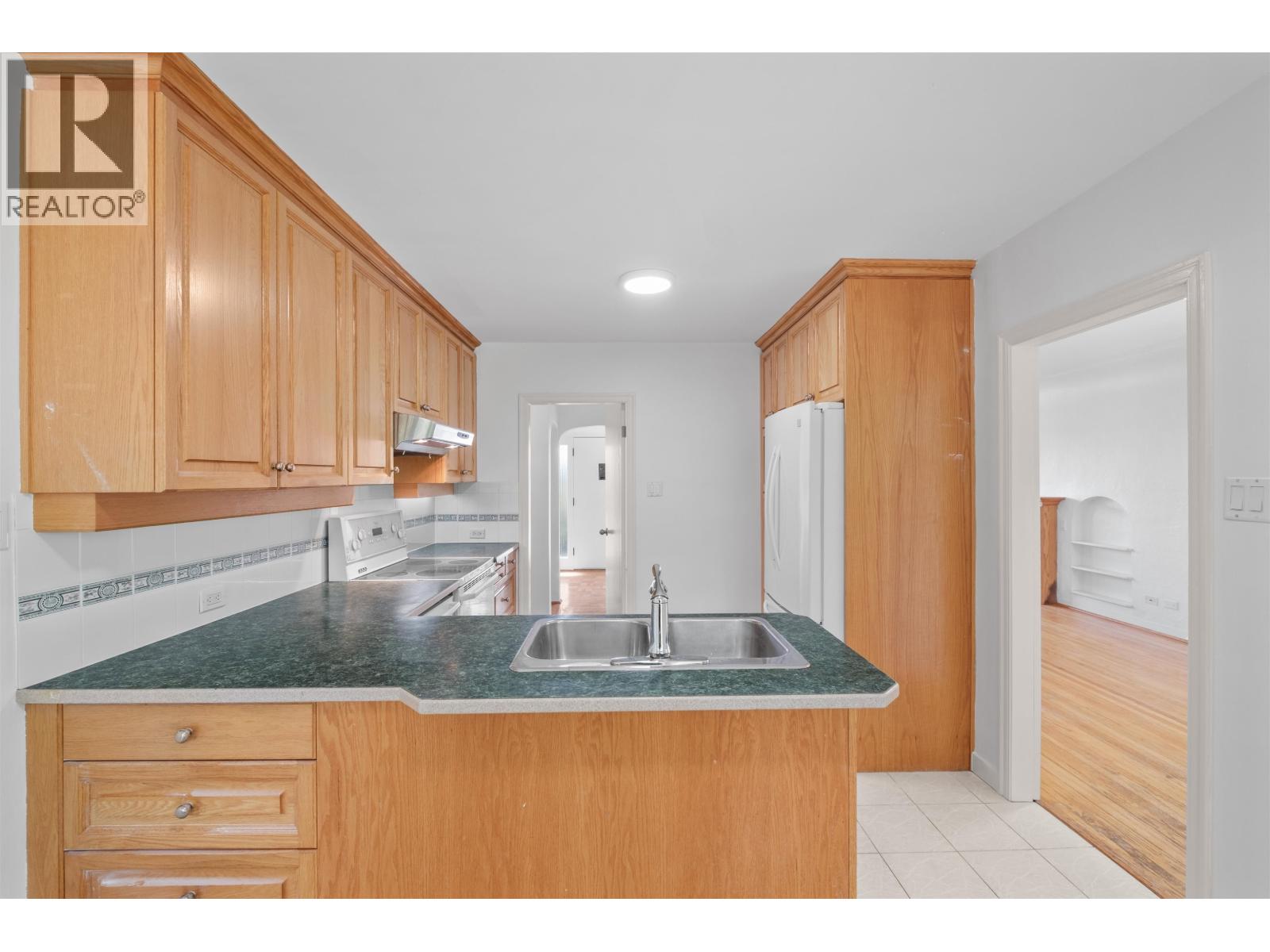 3894 Sunnycrest Drive, North Vancouver, British Columbia  V7R 3C8 - Photo 11 - R3113247