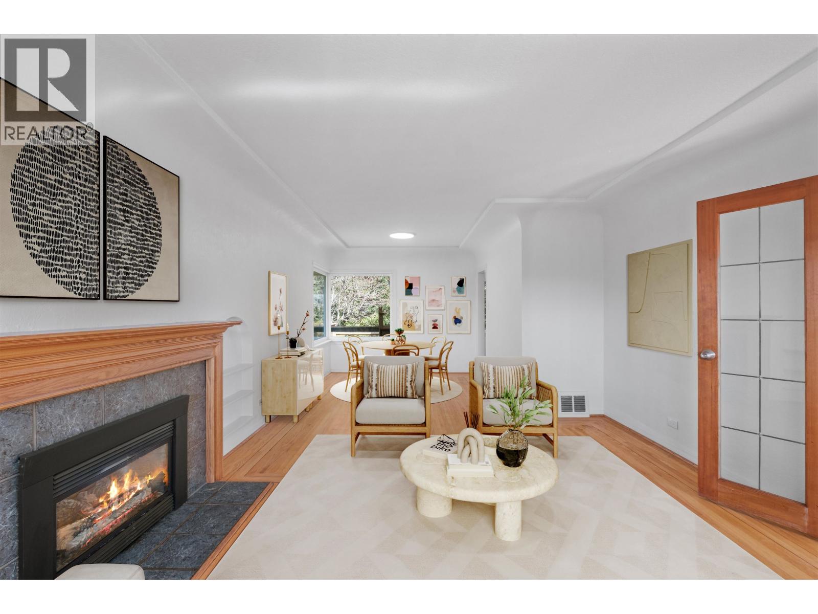 3894 Sunnycrest Drive, North Vancouver, British Columbia  V7R 3C8 - Photo 3 - R3113247