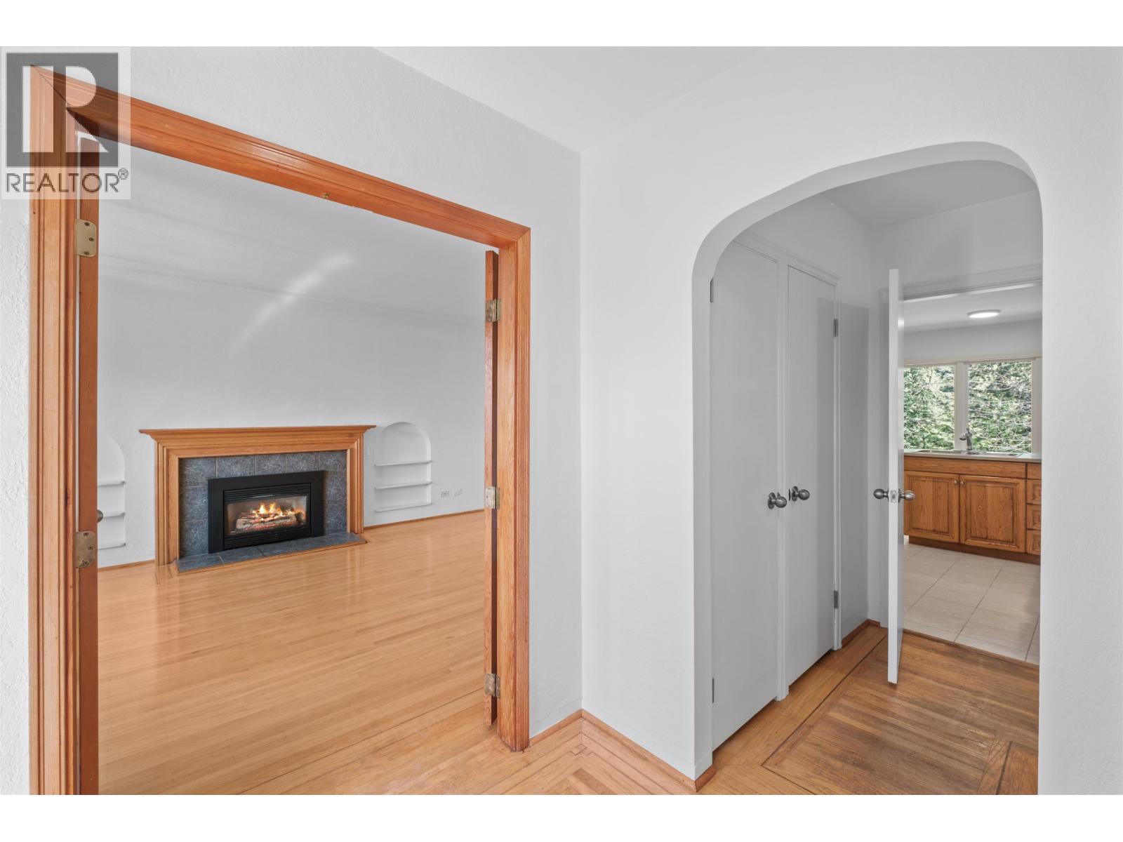 3894 Sunnycrest Drive, North Vancouver, British Columbia  V7R 3C8 - Photo 9 - R3113247