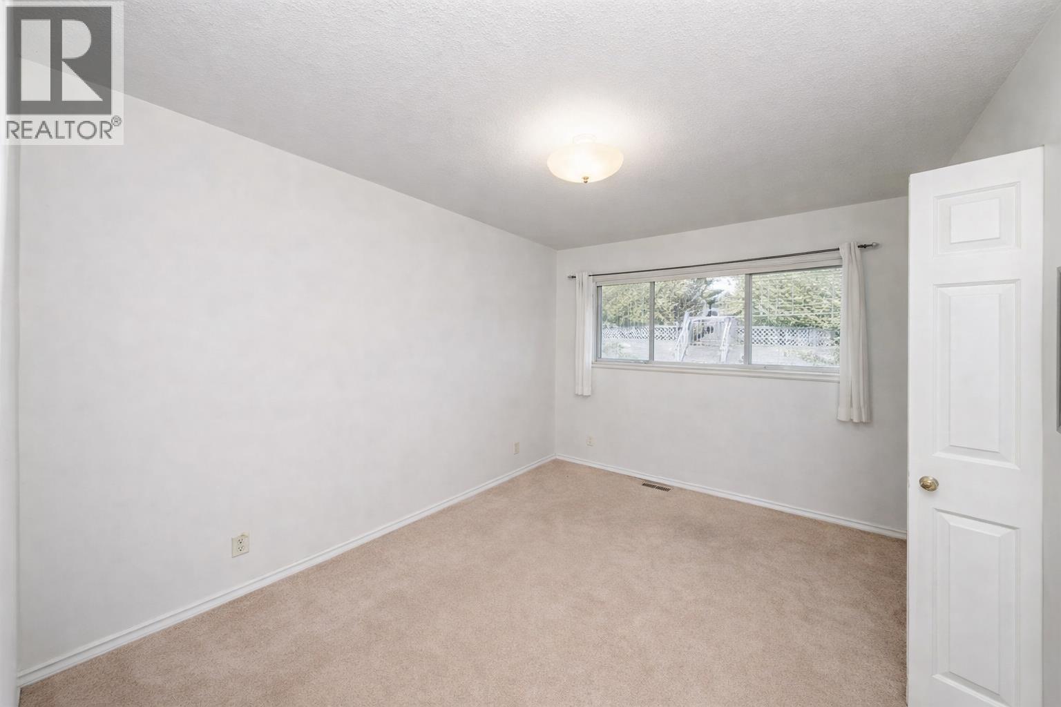 5220 Sunningdale Road, Burnaby, British Columbia  V5B 1M5 - Photo 17 - R3113248