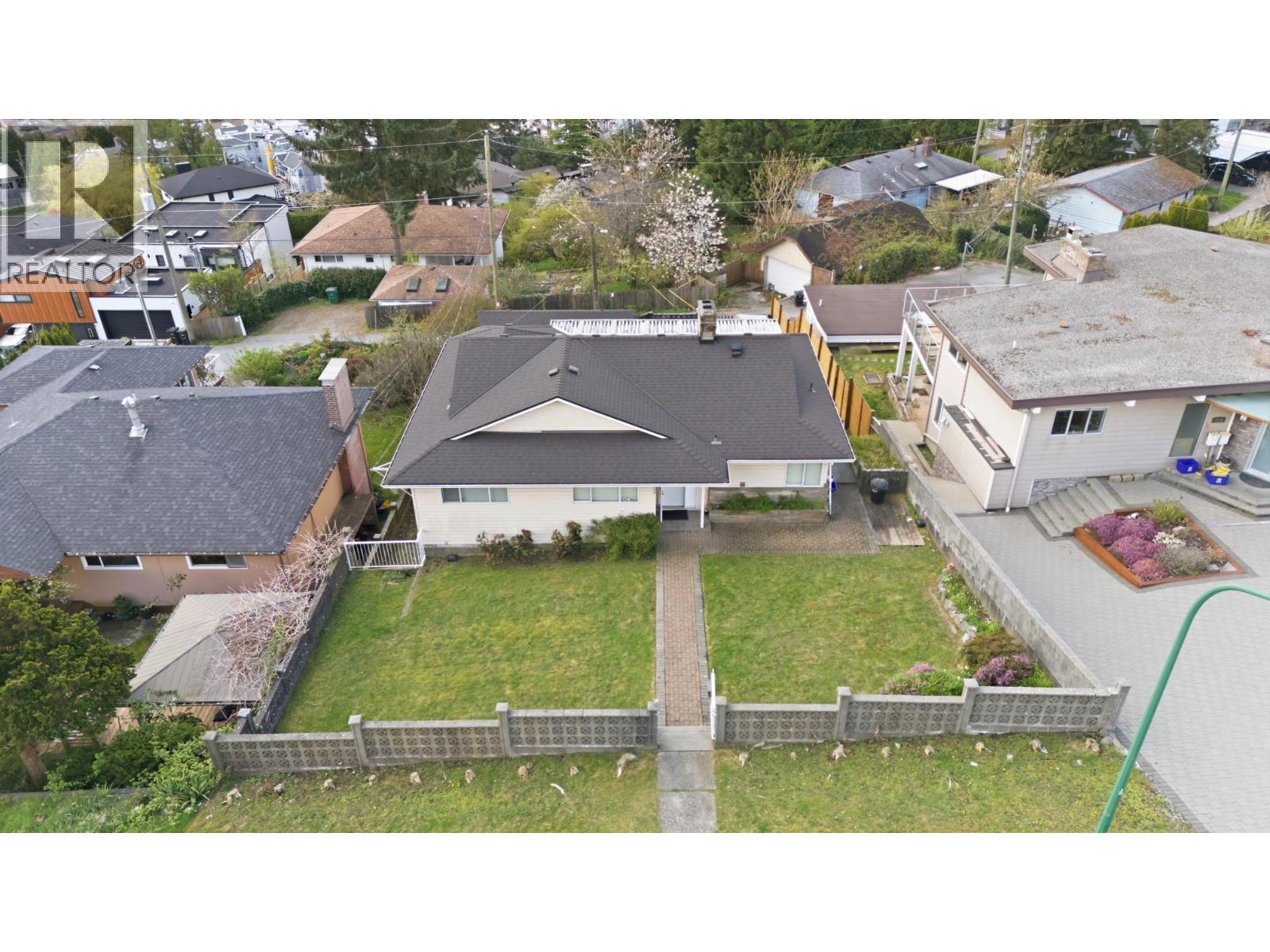 5220 Sunningdale Road, Burnaby, British Columbia  V5B 1M5 - Photo 32 - R3113248