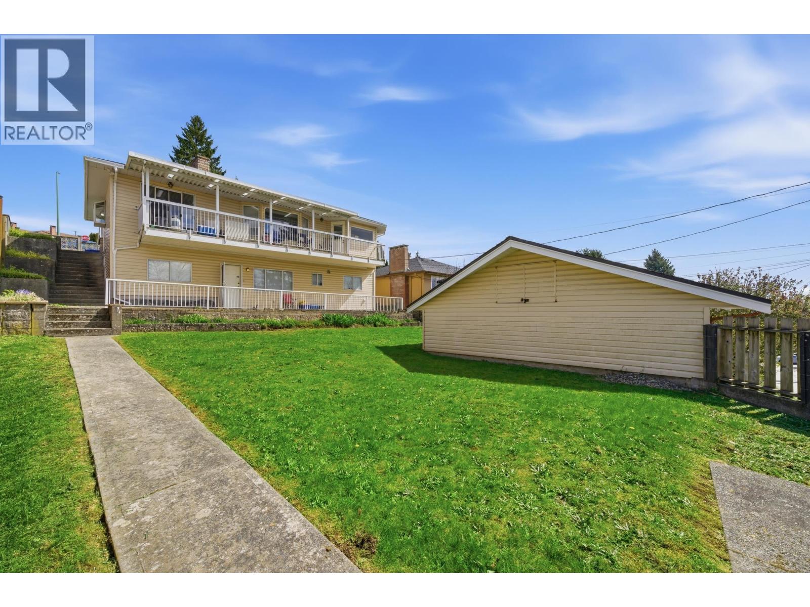 5220 Sunningdale Road, Burnaby, British Columbia  V5B 1M5 - Photo 35 - R3113248