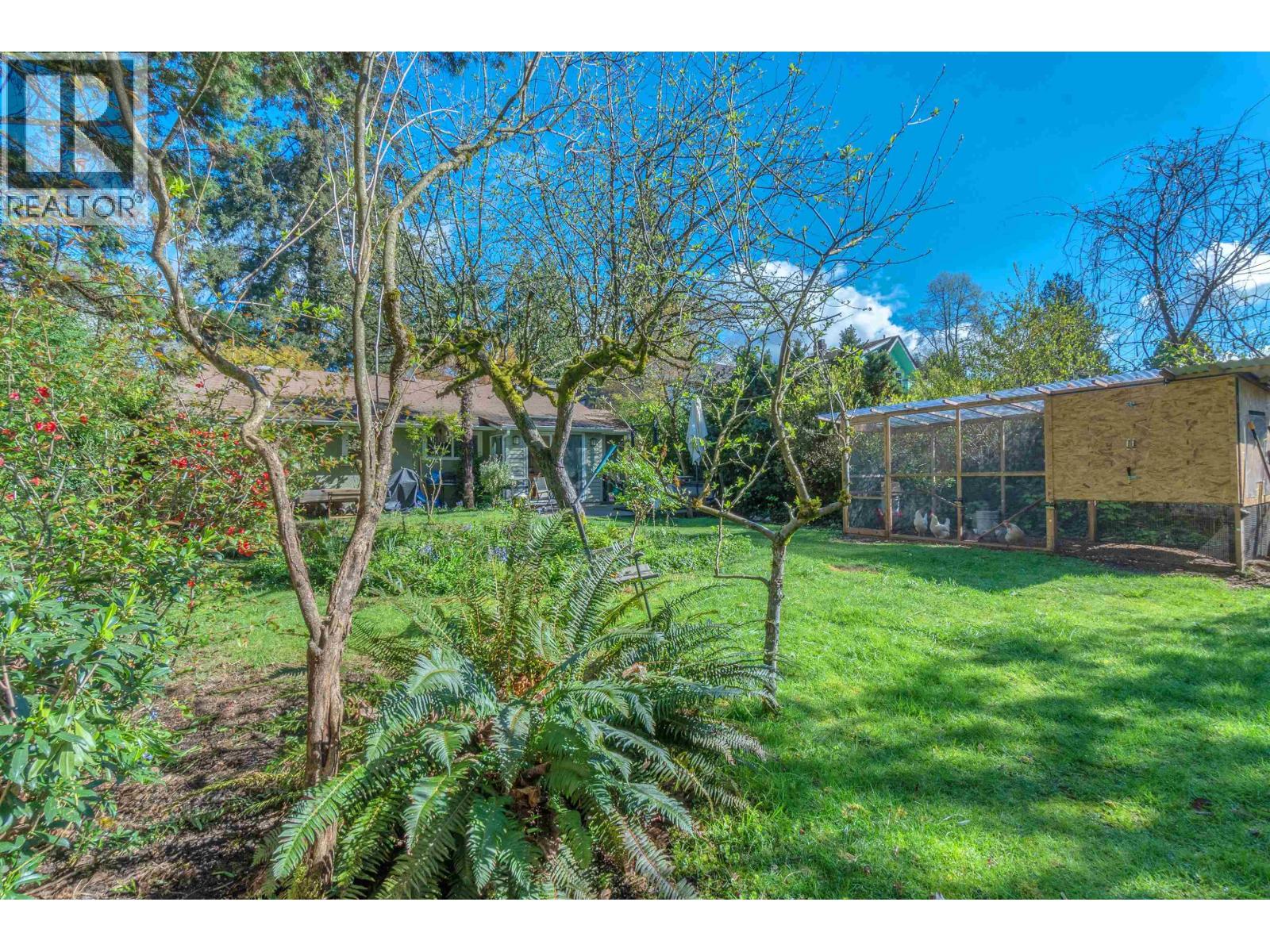 825 W 20th Street, North Vancouver, British Columbia  V7P 2B5 - Photo 19 - R3113276