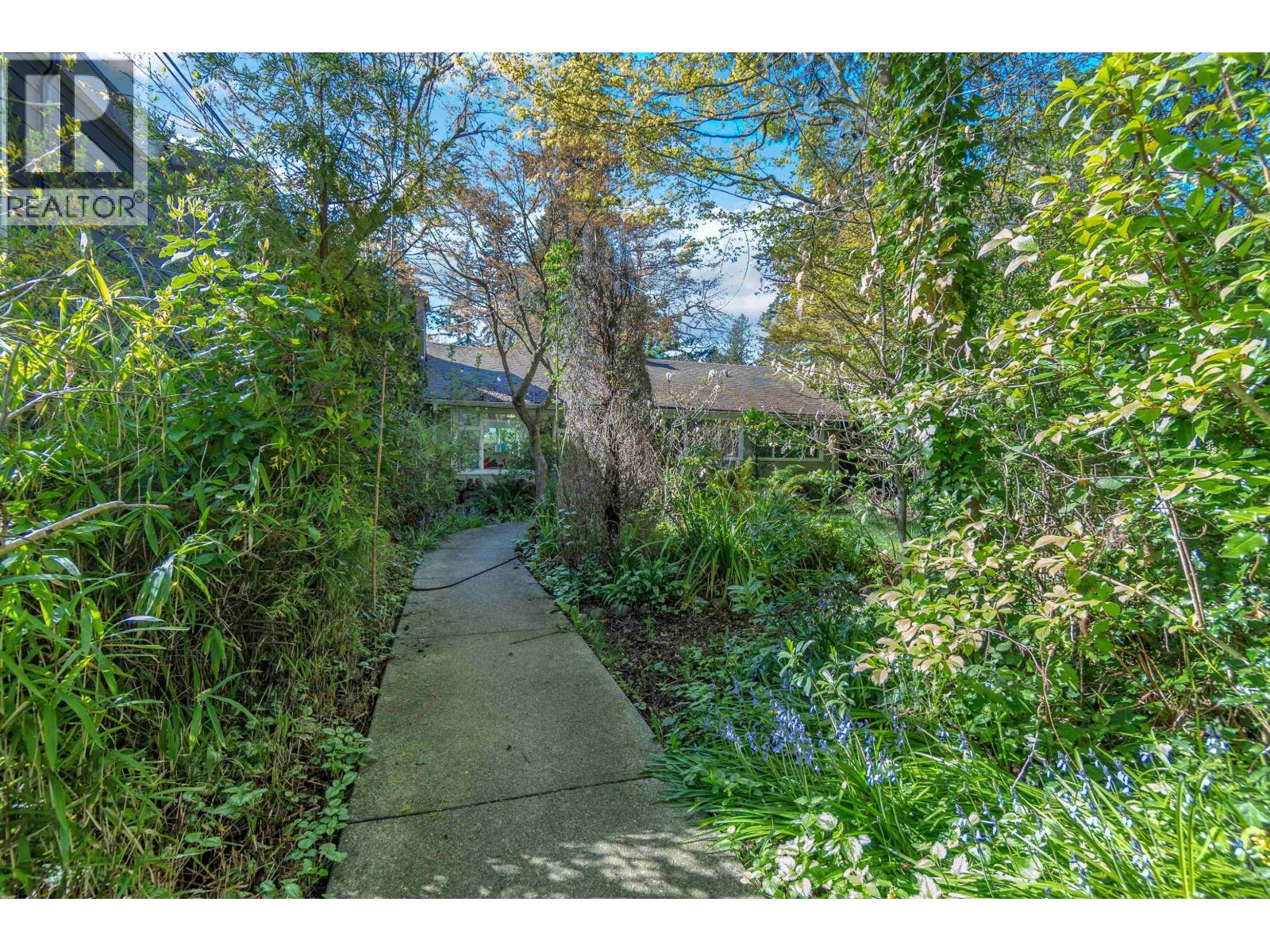 825 W 20th Street, North Vancouver, British Columbia  V7P 2B5 - Photo 21 - R3113276