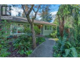 825 W 20TH STREET, North Vancouver, British Columbia