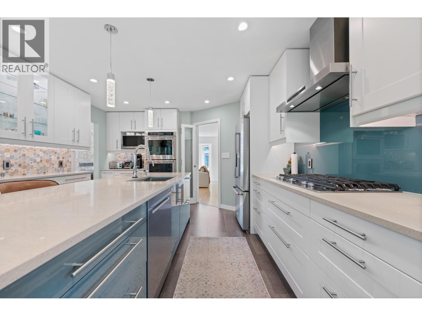 2760 Walpole Crescent, North Vancouver, British Columbia  V7H 2K7 - Photo 5 - R3113297