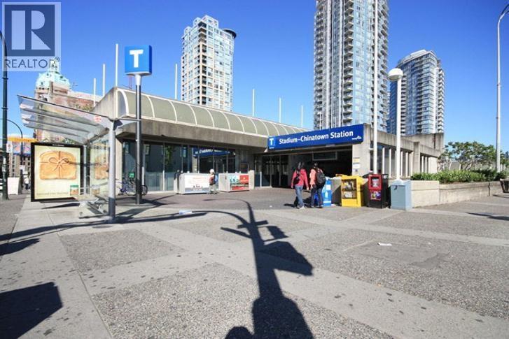 1806 131 Regiment Square, Vancouver, British Columbia  V6B 1X6 - Photo 3 - R3113265