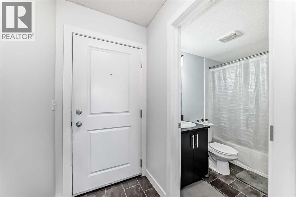 2411, 81 Legacy Boulevard Se, Calgary, Alberta  T2X 2B9 - Photo 4 - A2300002