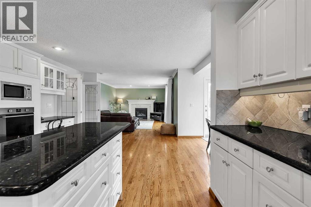 28 Woodpark Close Sw, Calgary, Alberta  T2W 6G2 - Photo 14 - A2302424