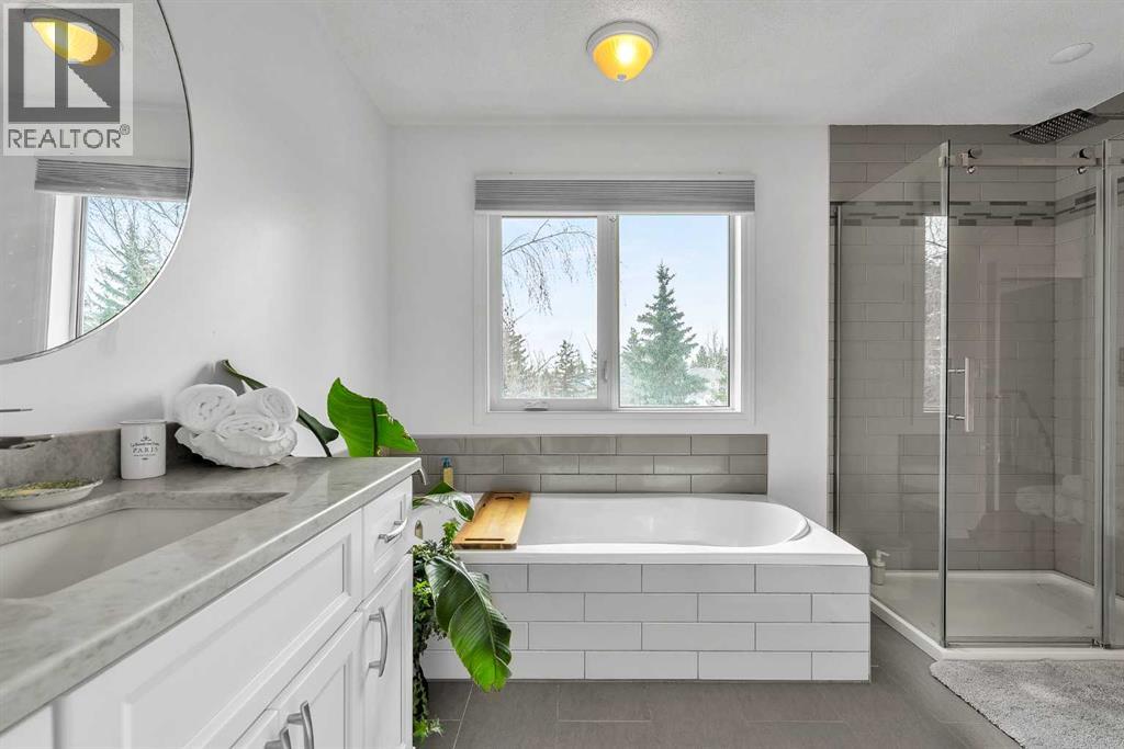 28 Woodpark Close Sw, Calgary, Alberta  T2W 6G2 - Photo 17 - A2302424