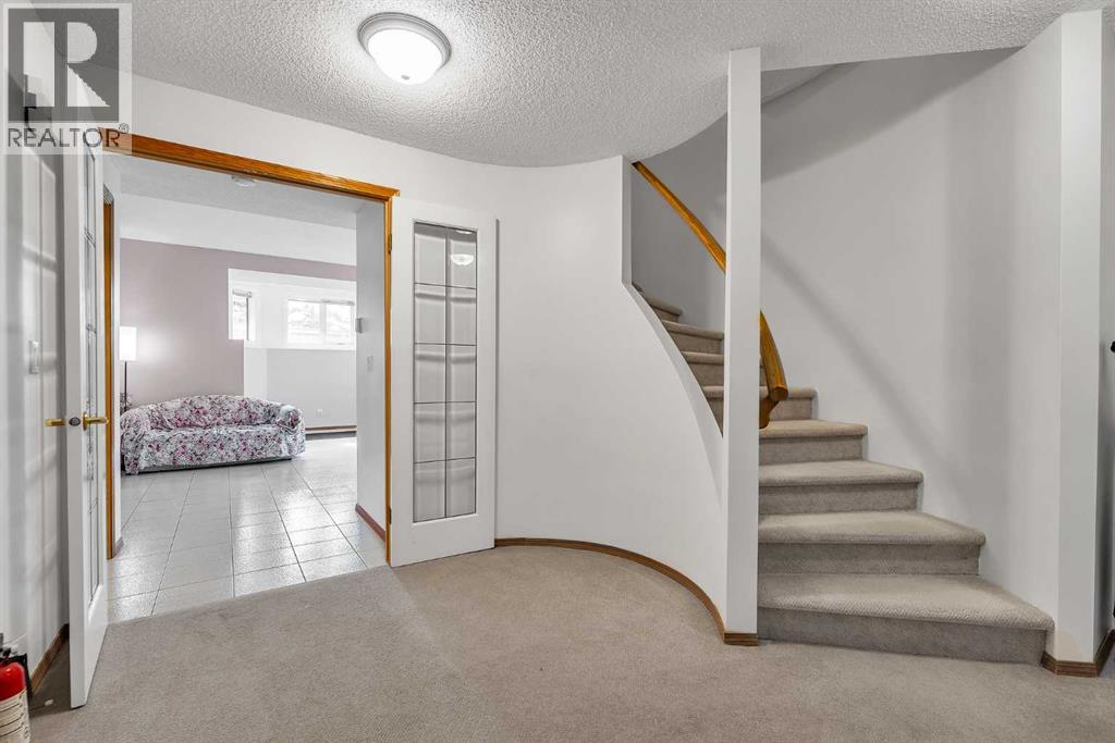 28 Woodpark Close Sw, Calgary, Alberta  T2W 6G2 - Photo 25 - A2302424