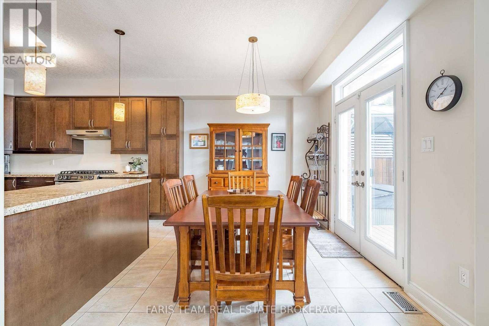 33 Auburn Court, Barrie, Ontario  L4N 6G9 - Photo 11 - S13005336