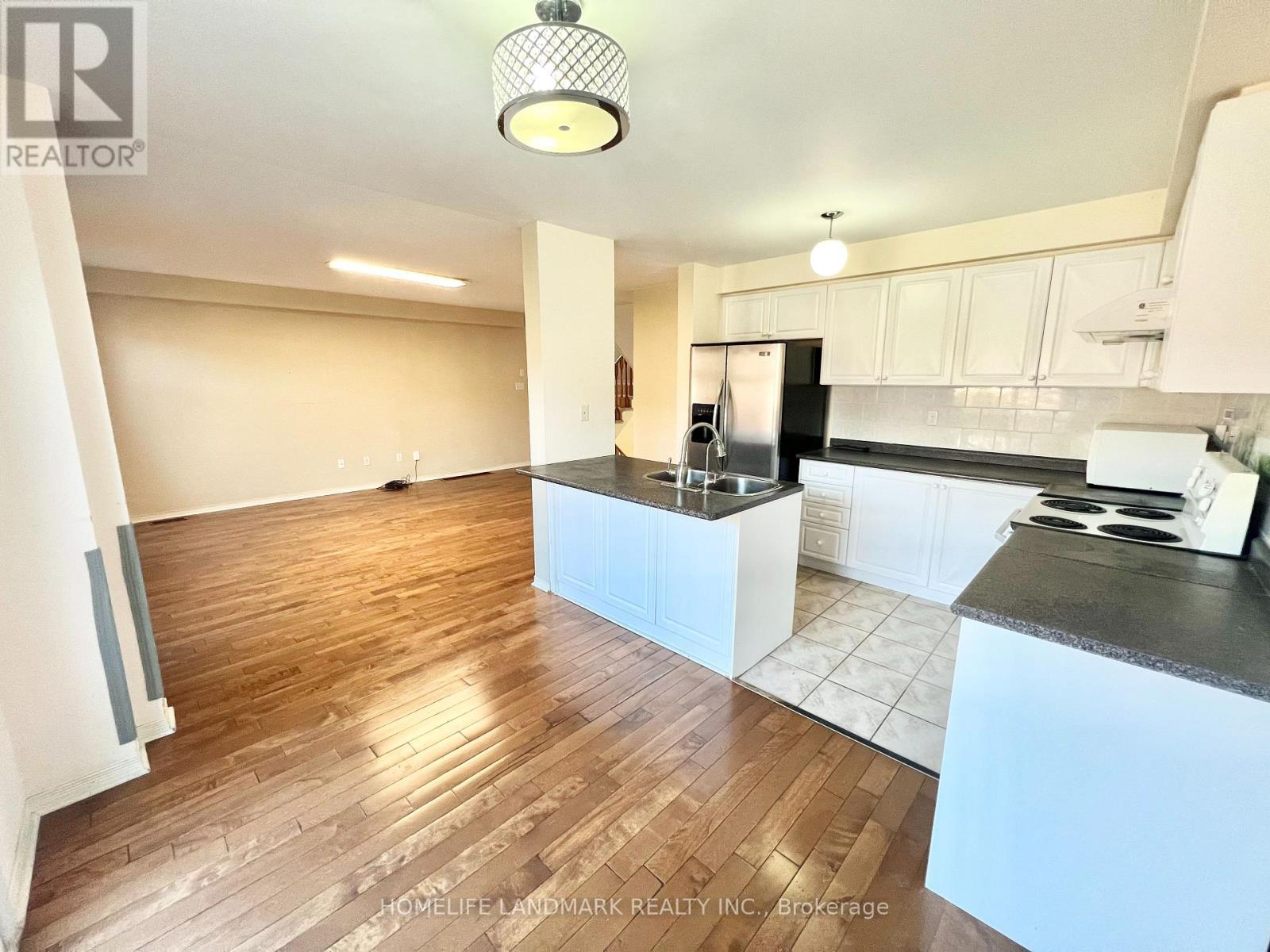 24 Holmwood Street, Richmond Hill, Ontario  L4B 4K4 - Photo 4 - N13010554