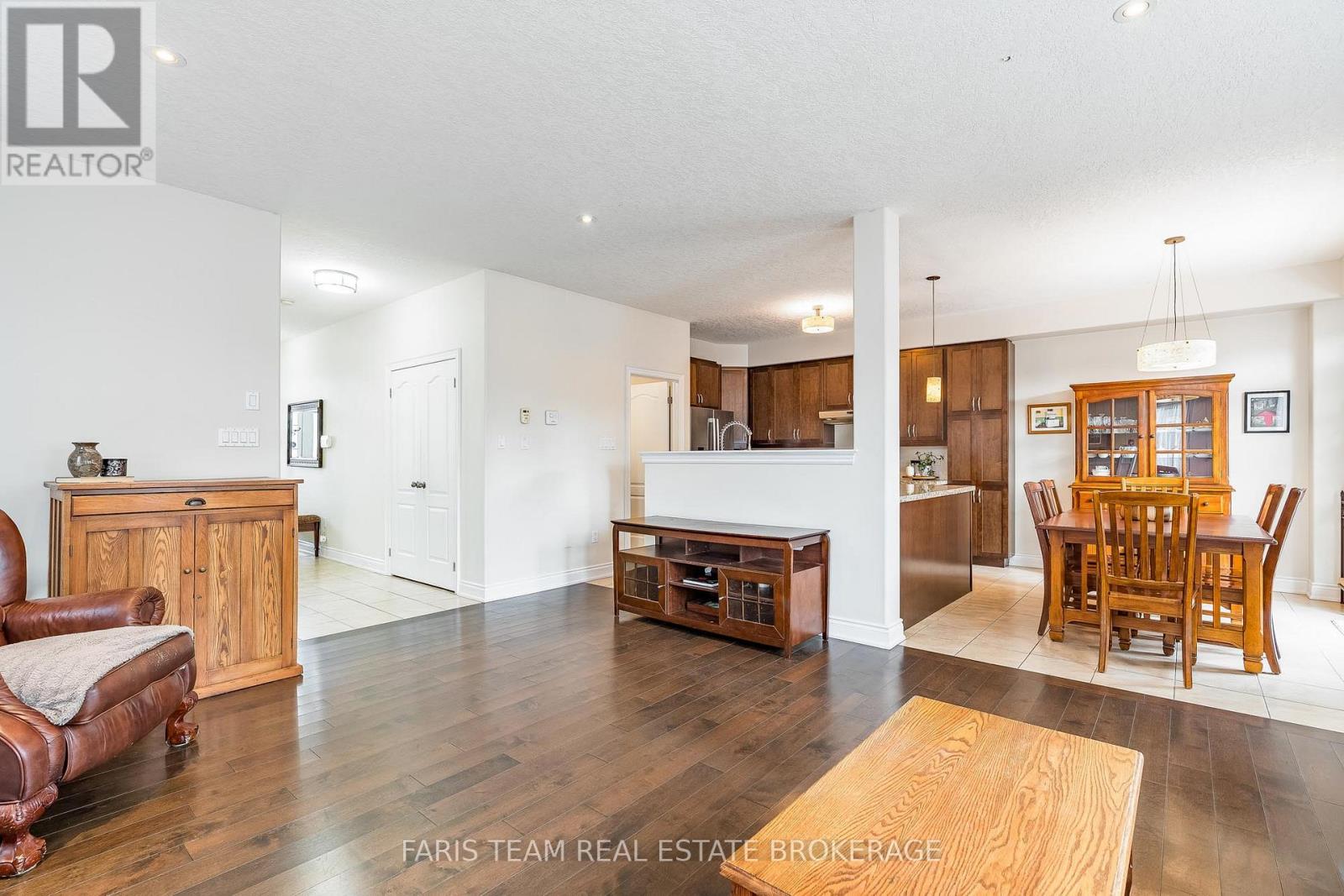 33 Auburn Court, Barrie, Ontario  L4N 6G9 - Photo 16 - S13005336