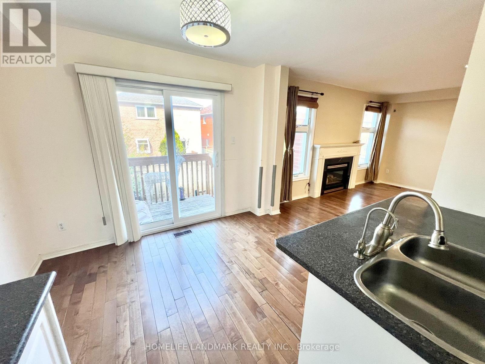 24 Holmwood Street, Richmond Hill, Ontario  L4B 4K4 - Photo 7 - N13010554