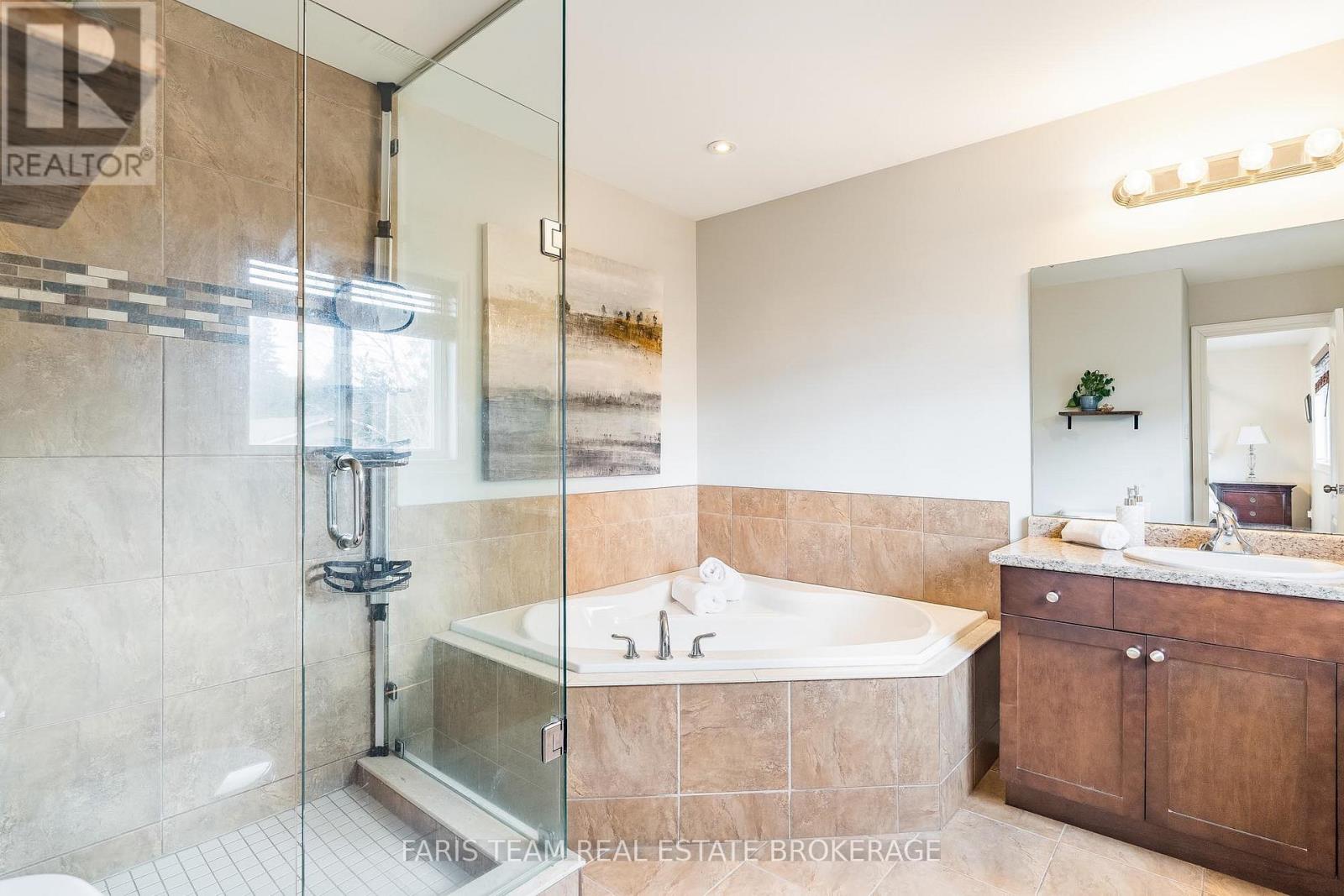 33 Auburn Court, Barrie, Ontario  L4N 6G9 - Photo 21 - S13005336