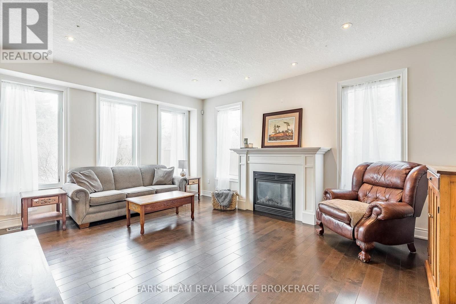 33 Auburn Court, Barrie, Ontario  L4N 6G9 - Photo 14 - S13005336