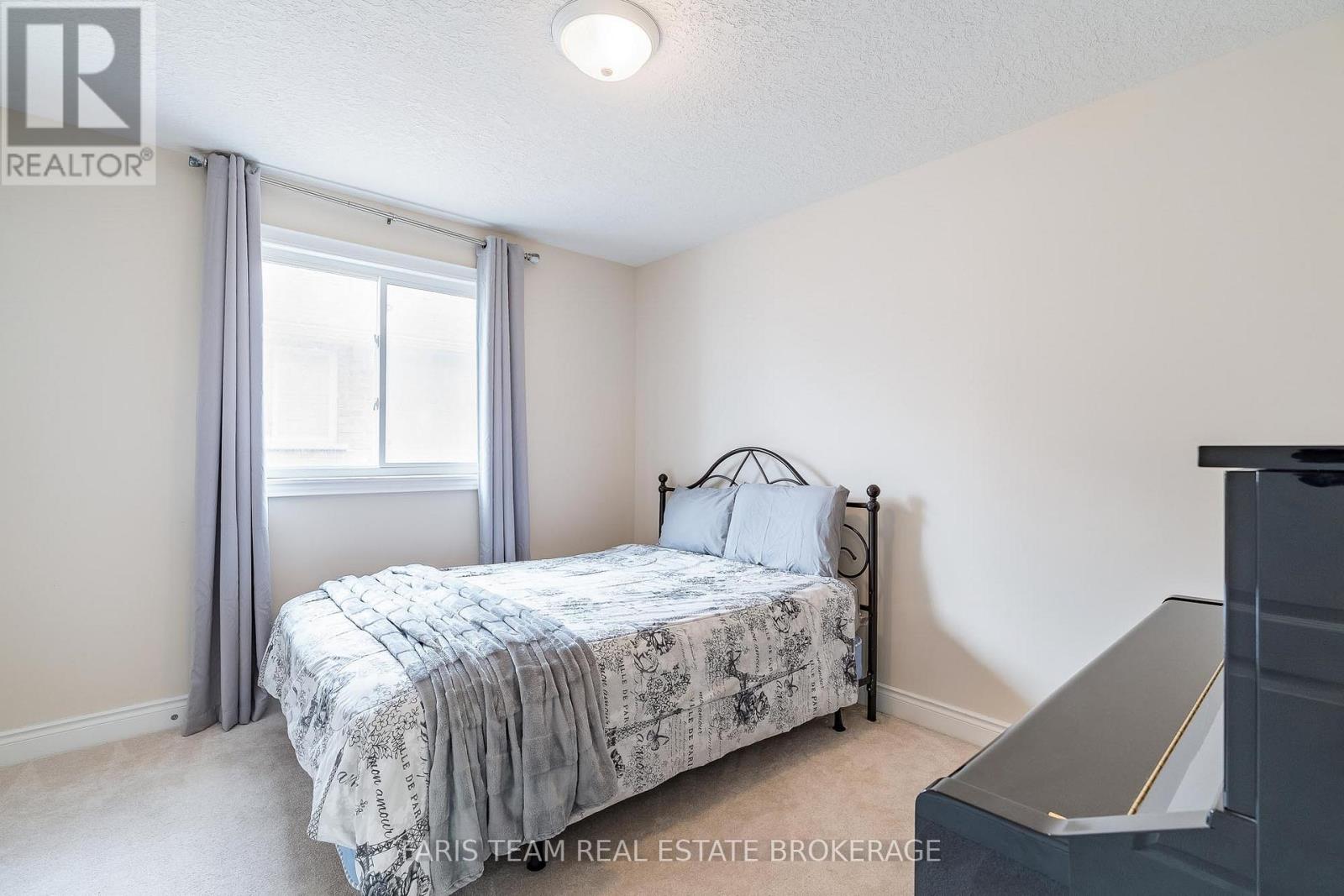 33 Auburn Court, Barrie, Ontario  L4N 6G9 - Photo 25 - S13005336
