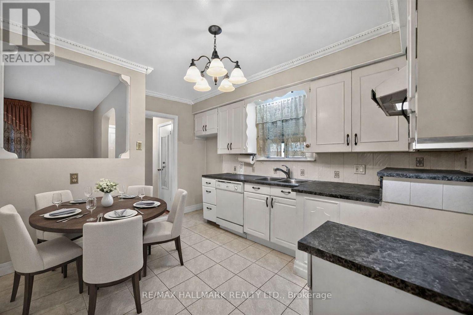 50 Dorking Crescent, Toronto, Ontario  M3M 2B6 - Photo 14 - W13014638