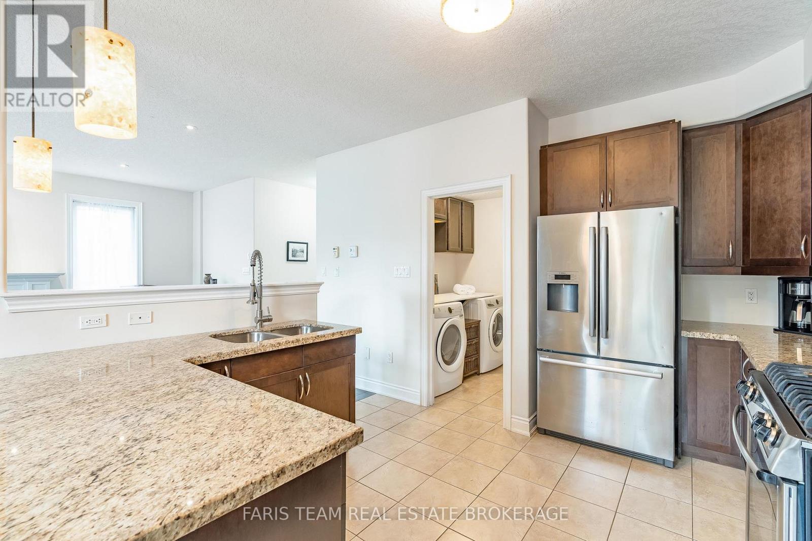 33 Auburn Court, Barrie, Ontario  L4N 6G9 - Photo 8 - S13005336