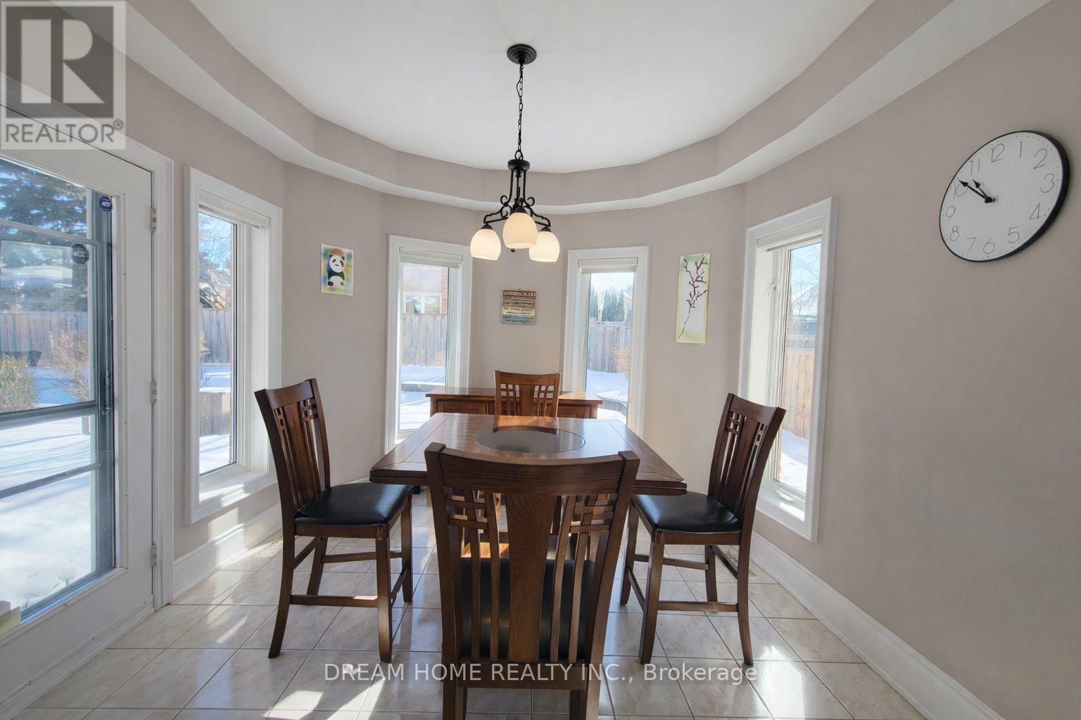 735 Foxcroft Boulevard, Newmarket (Stonehaven-Wyndham), Ontario  L3X 1N1 - Photo 11 - N13020674