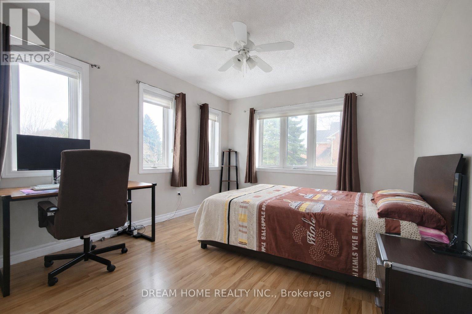 735 Foxcroft Boulevard, Newmarket (Stonehaven-Wyndham), Ontario  L3X 1N1 - Photo 18 - N13020674