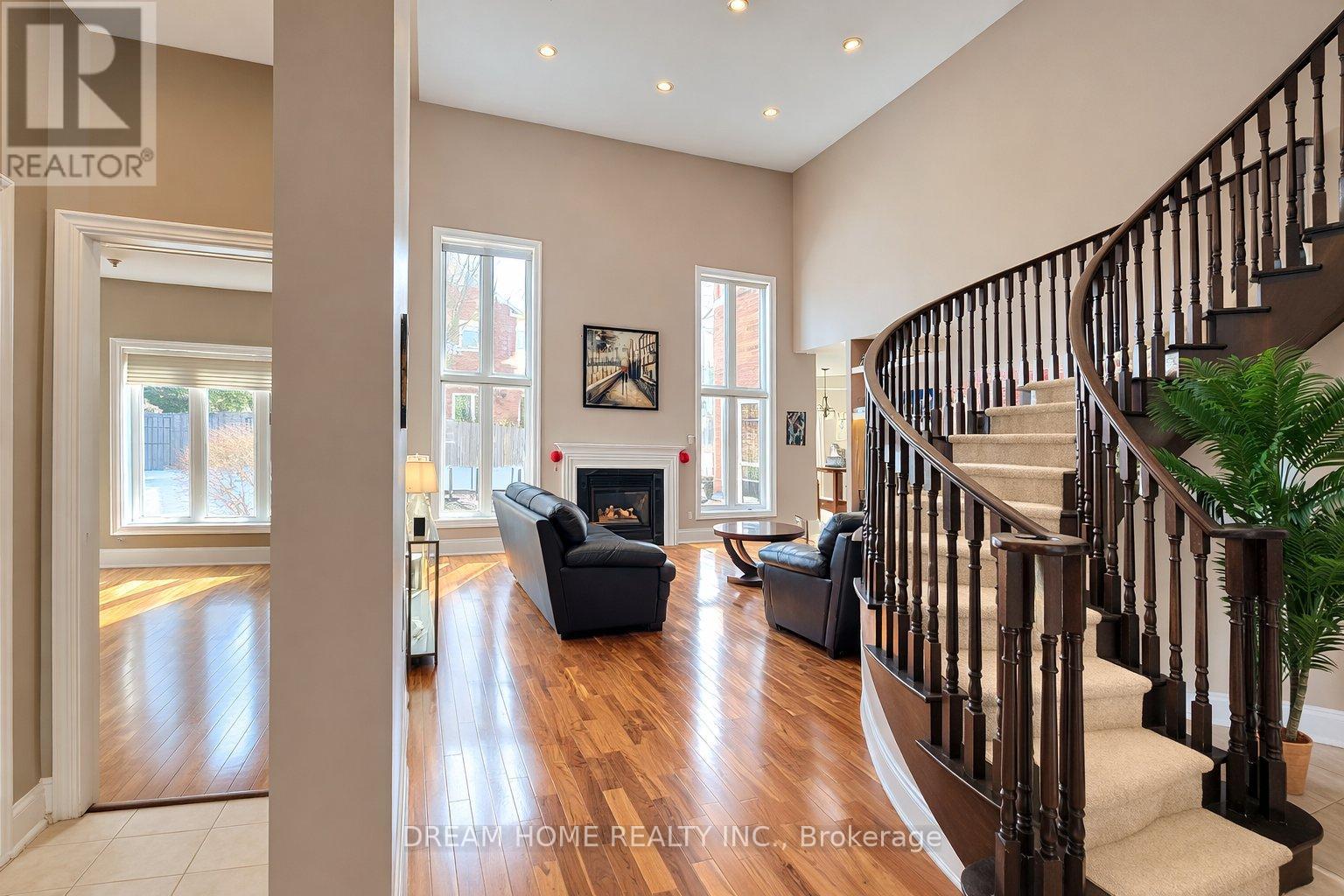 735 Foxcroft Boulevard, Newmarket (Stonehaven-Wyndham), Ontario  L3X 1N1 - Photo 5 - N13020674