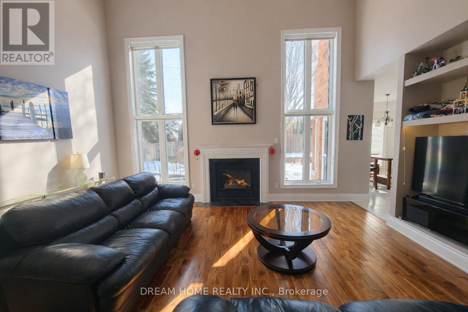 735 Foxcroft Boulevard, Newmarket (Stonehaven-Wyndham), Ontario  L3X 1N1 - Photo 6 - N13020674