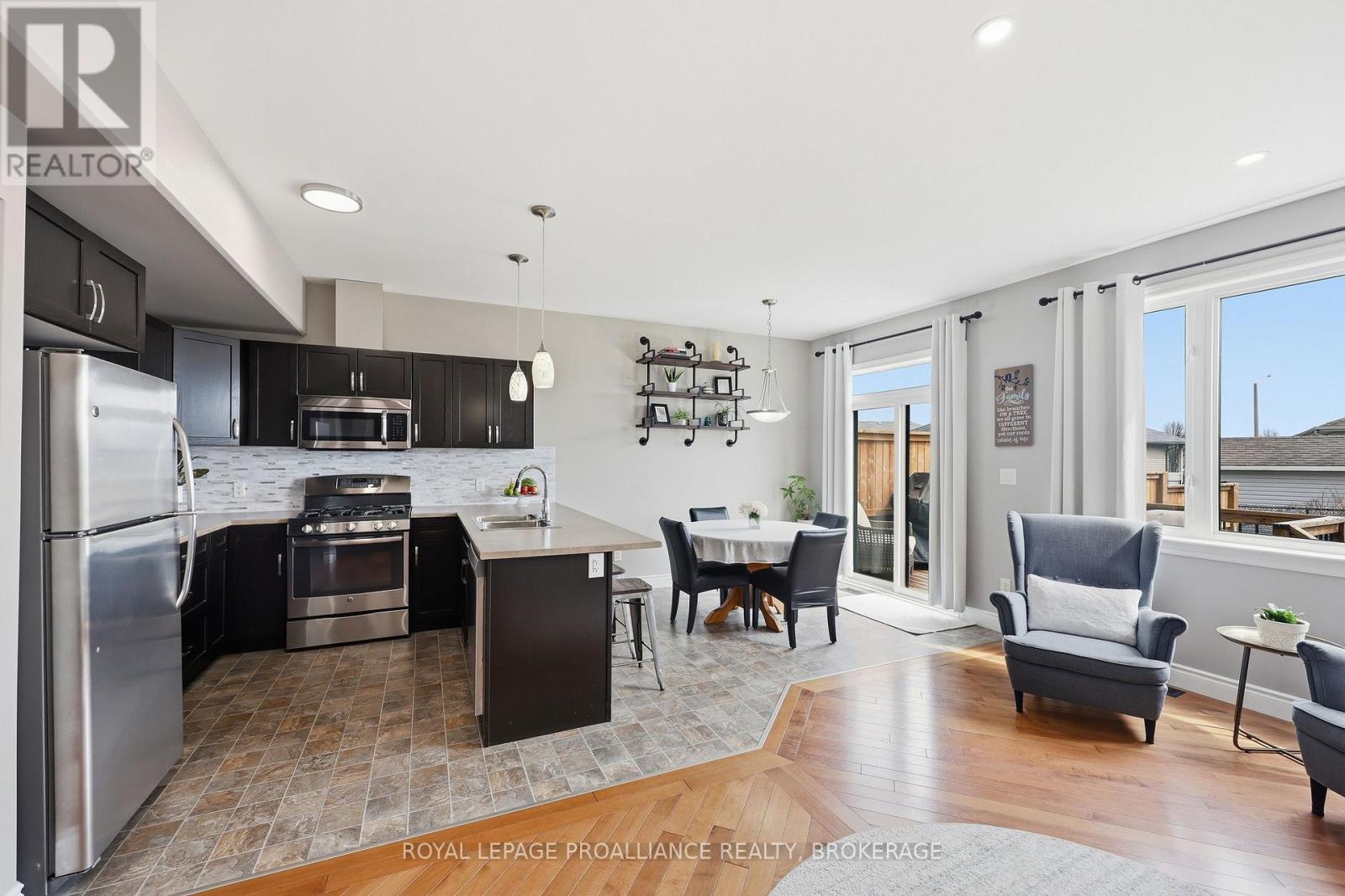 136 Simurda Court, Loyalist, Ontario  K7N 0A8 - Photo 17 - X13019402